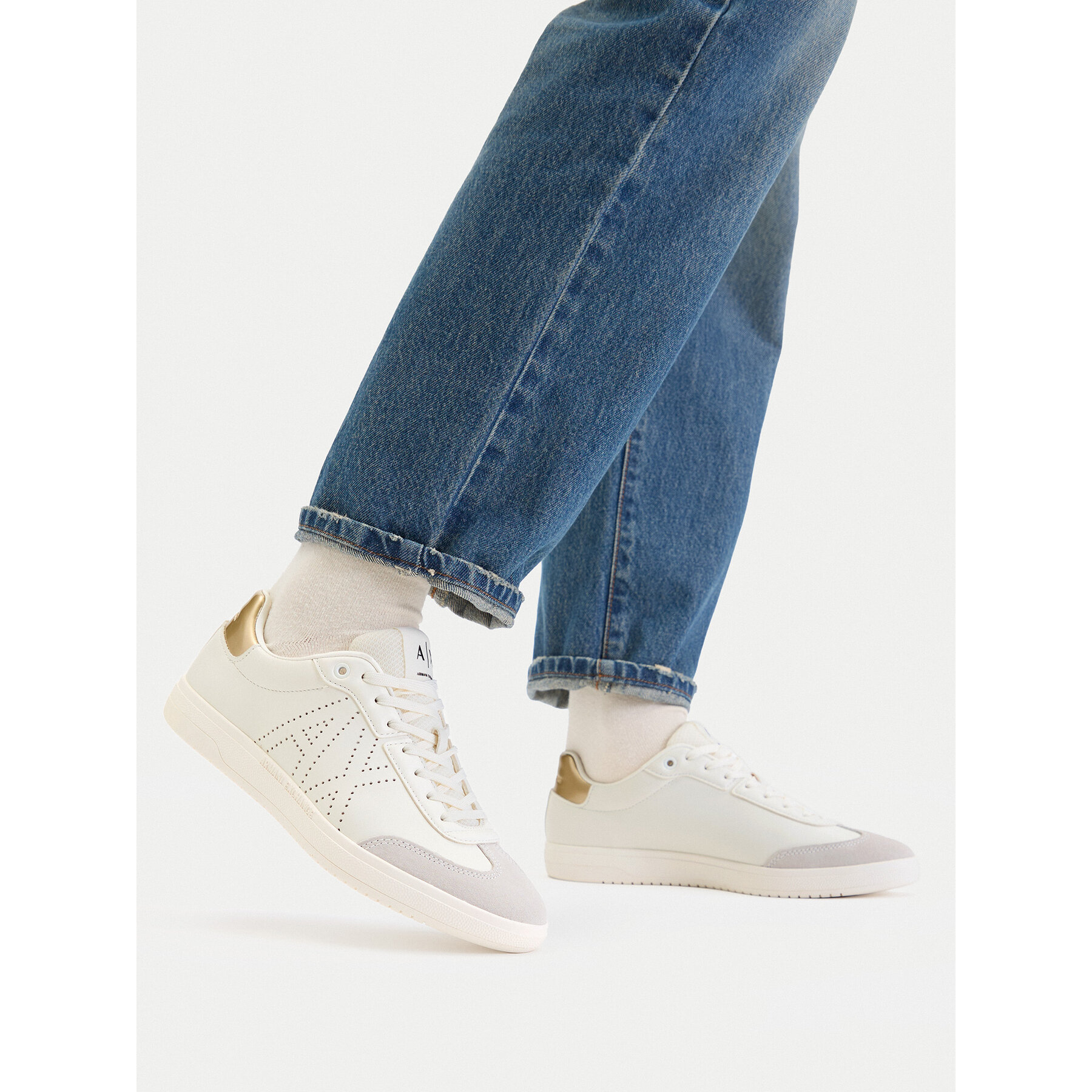 Sneakers Armani Exchange XW002791 AF26936 MZ128 Écru