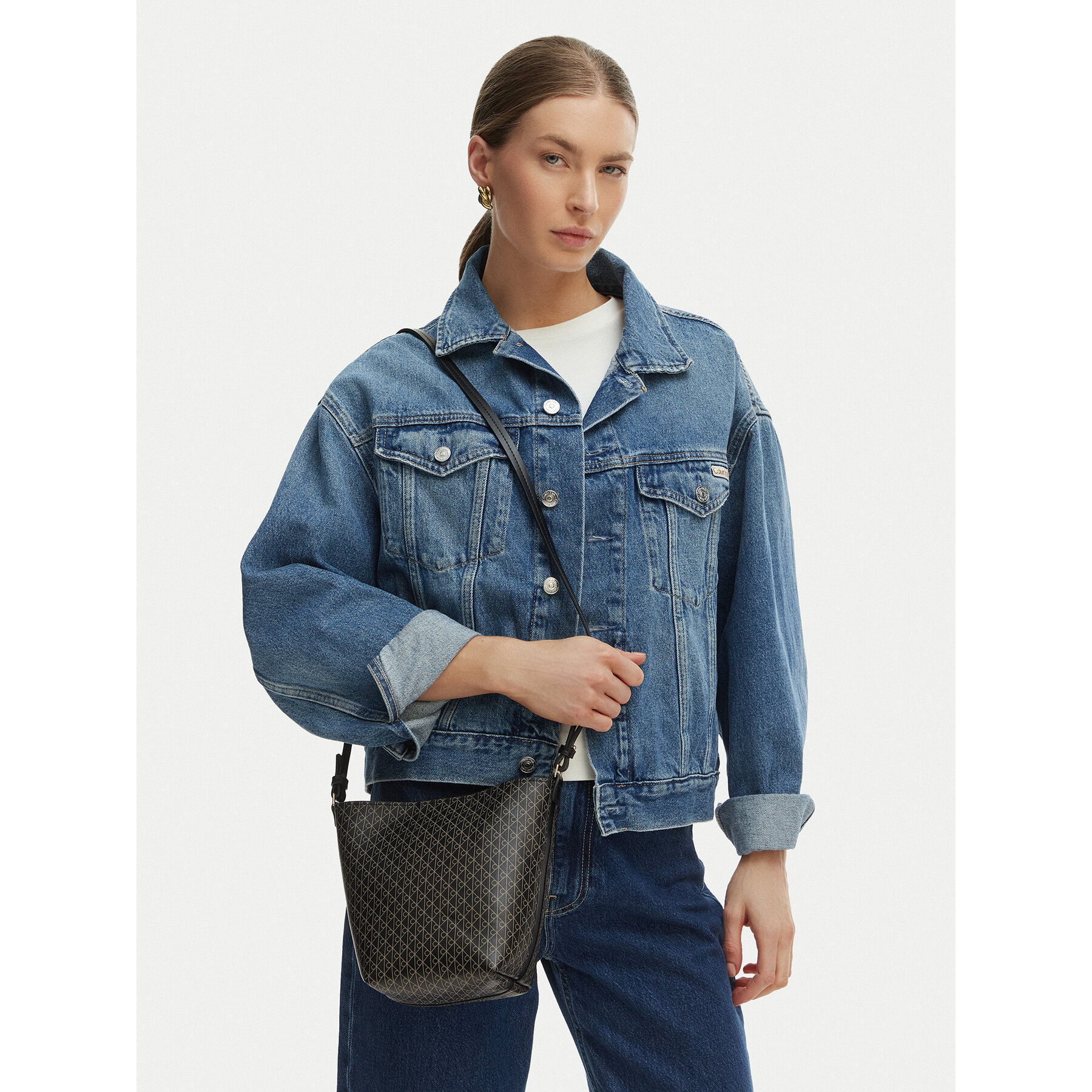 Дамска чанта Calvin Klein Emblem Aop Sm Bucket Crossbody LV04F3506G Черен
