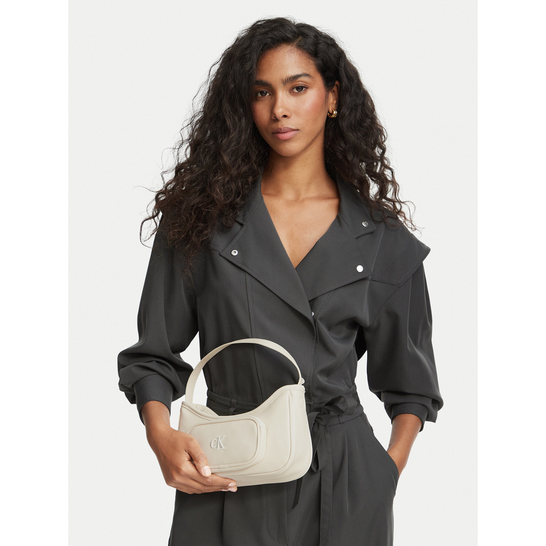 Дамска чанта Calvin Klein Jeans Ck Shoulder Bag IU0IU00757 Кремав