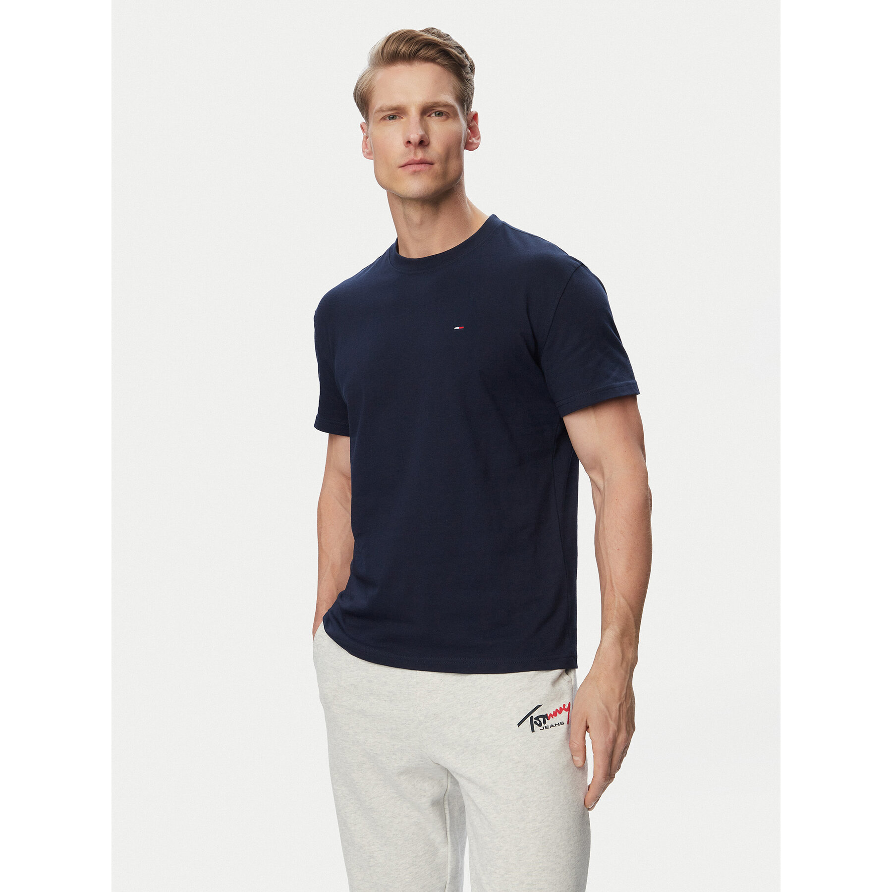 Tommy Jeans T-shirt DM0DM22504 Tamnoplava Regular Fit
