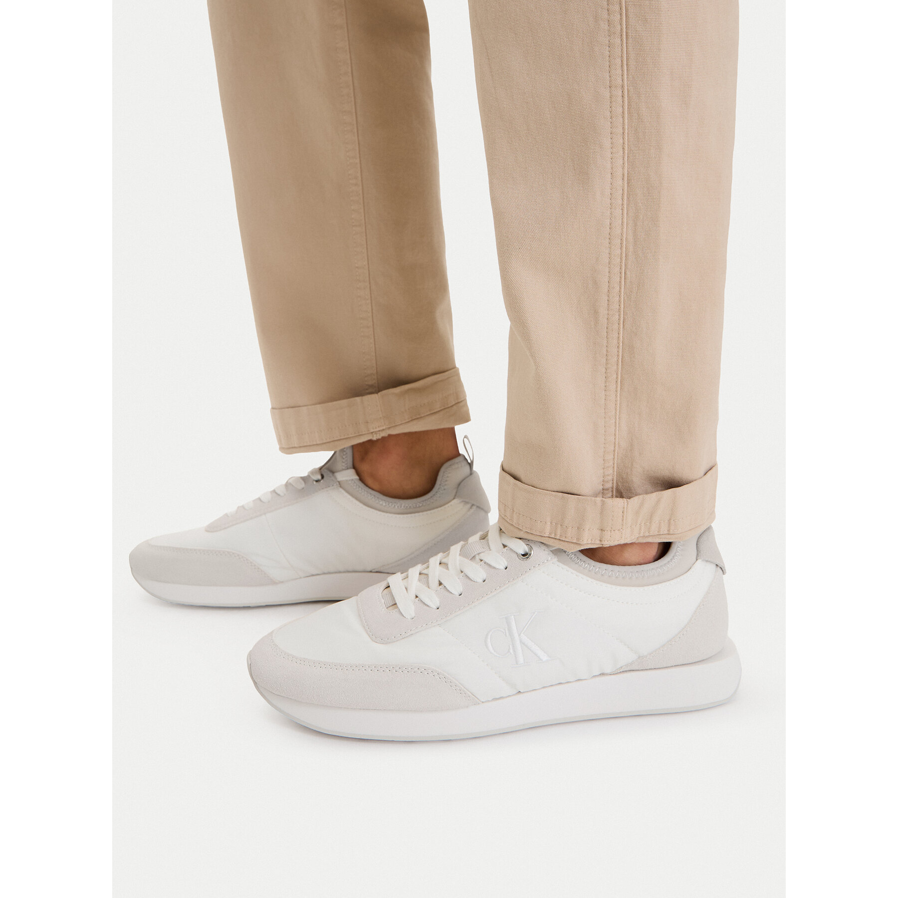 Sneakersy Calvin Klein Retro Runner Sock Laceup Mix YM0YM01414 Biela
