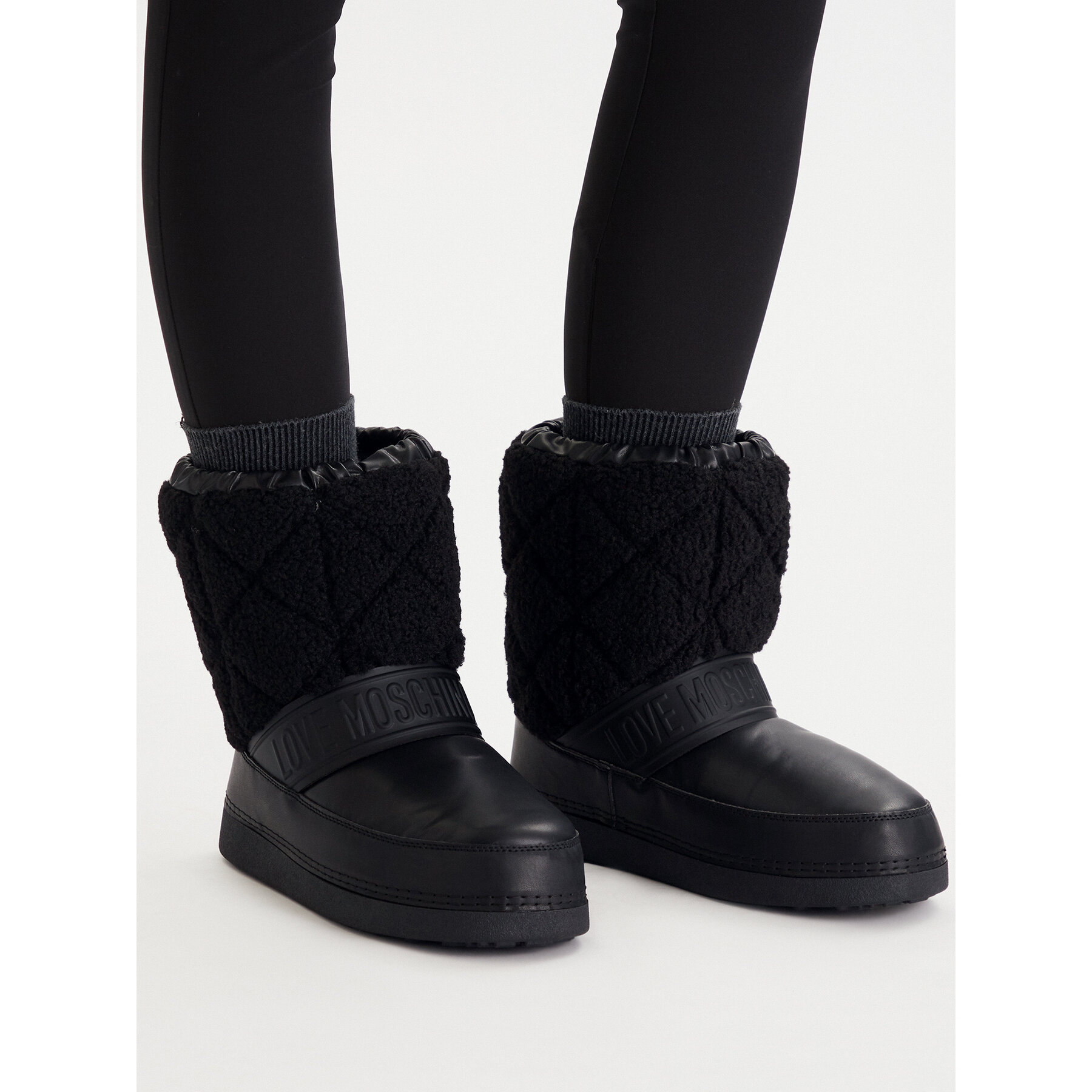 Snehule LOVE MOSCHINO JA24422G0NISJ00Bcz Čierna