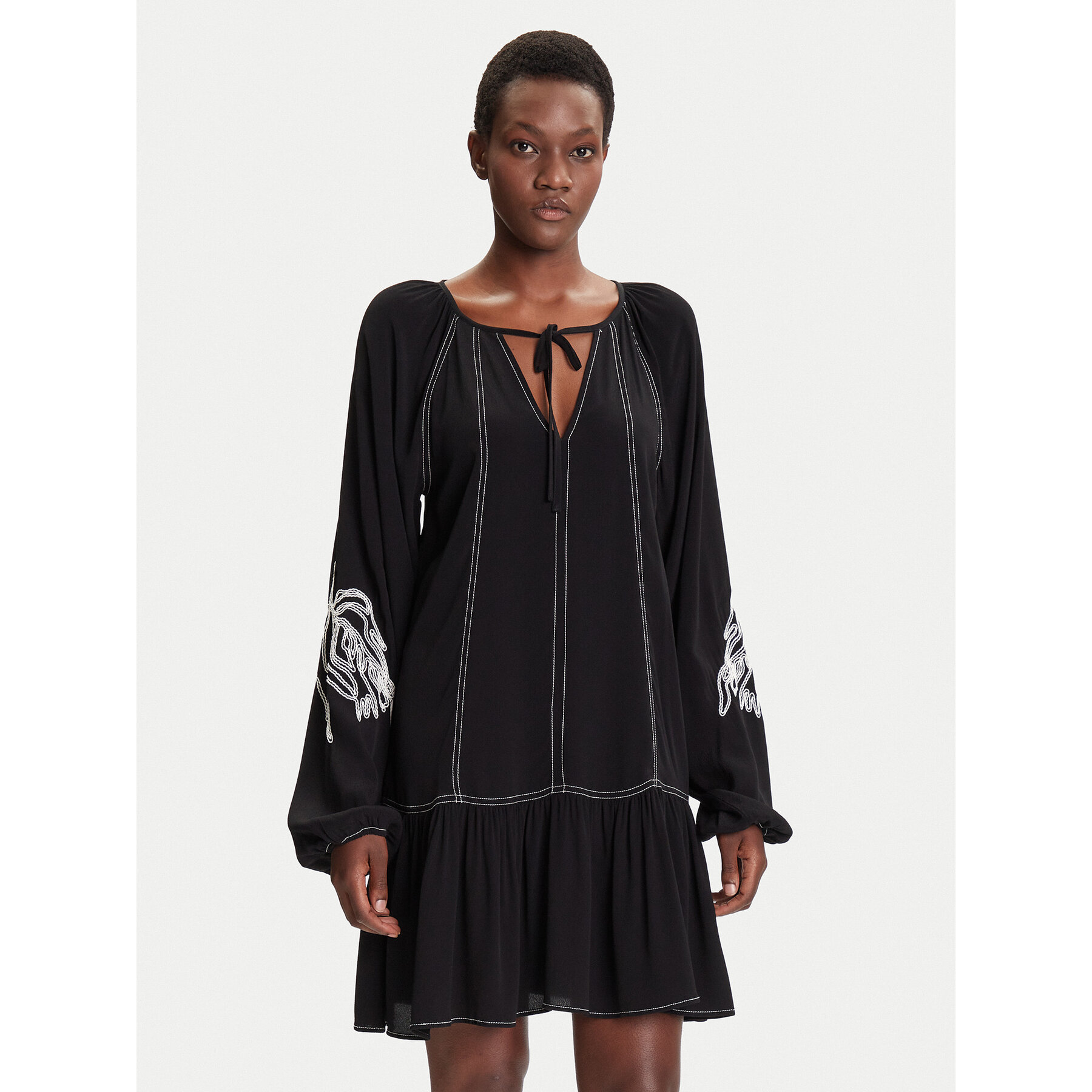 Desigual Kleid für den Alltag Silvianegro 25WWVW19 Schwarz Loose Fit