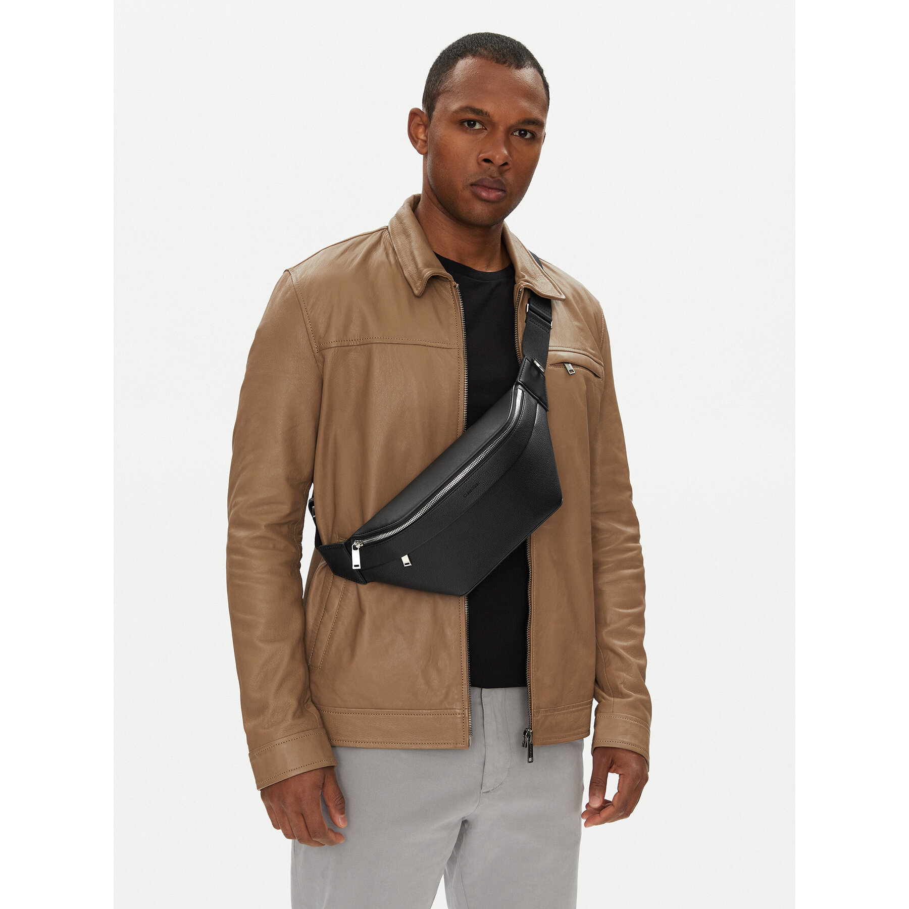 Чанта за кръст﻿ Calvin Klein Micro Pebble Waistbag 38 LV04D3002G Черен