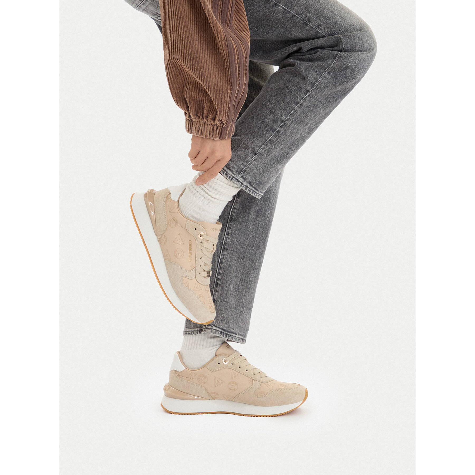 Tenisice Guess Jeans CWBEO-K250087 Svijetlo bež