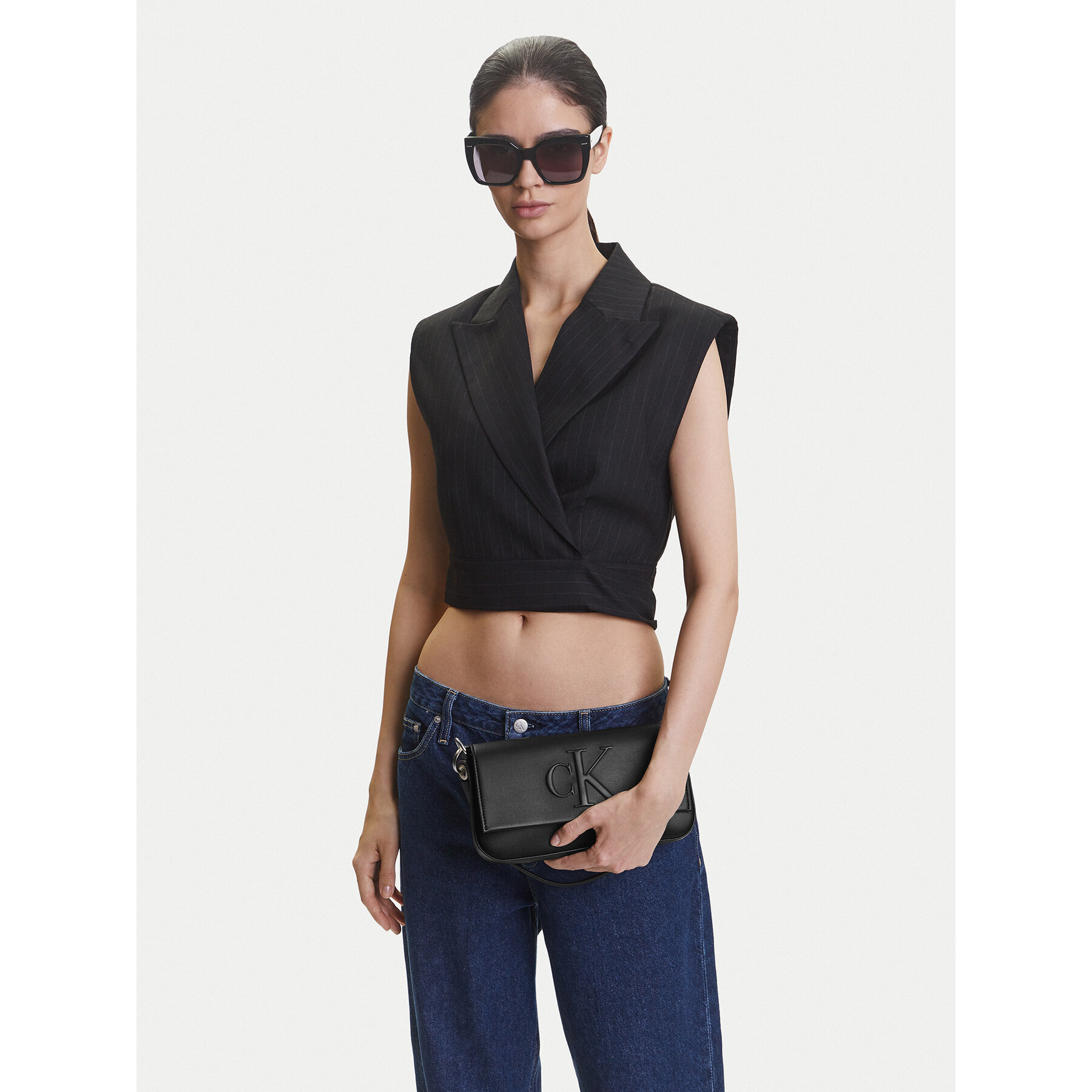 Kabelka Calvin Klein Jeans Sculpted Flap Shoulder Pouch LV04K3148G Čierna