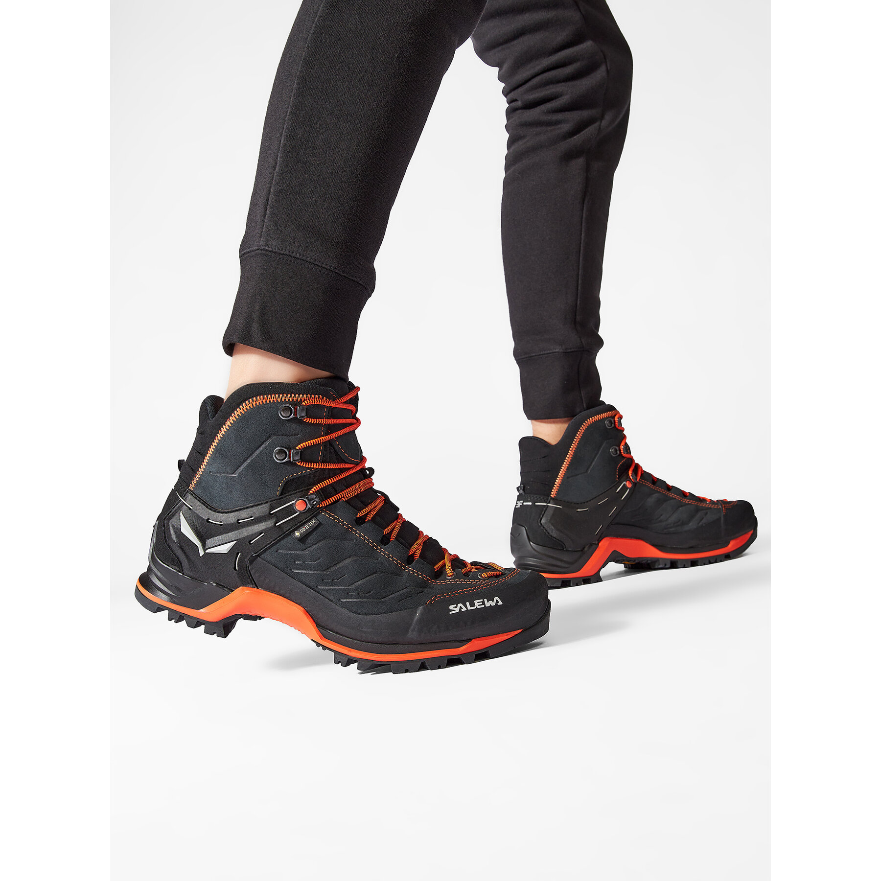 Trekking Salewa Mtn Trainer Mid Gtx GORE-TEX 63458-0985 Crna
