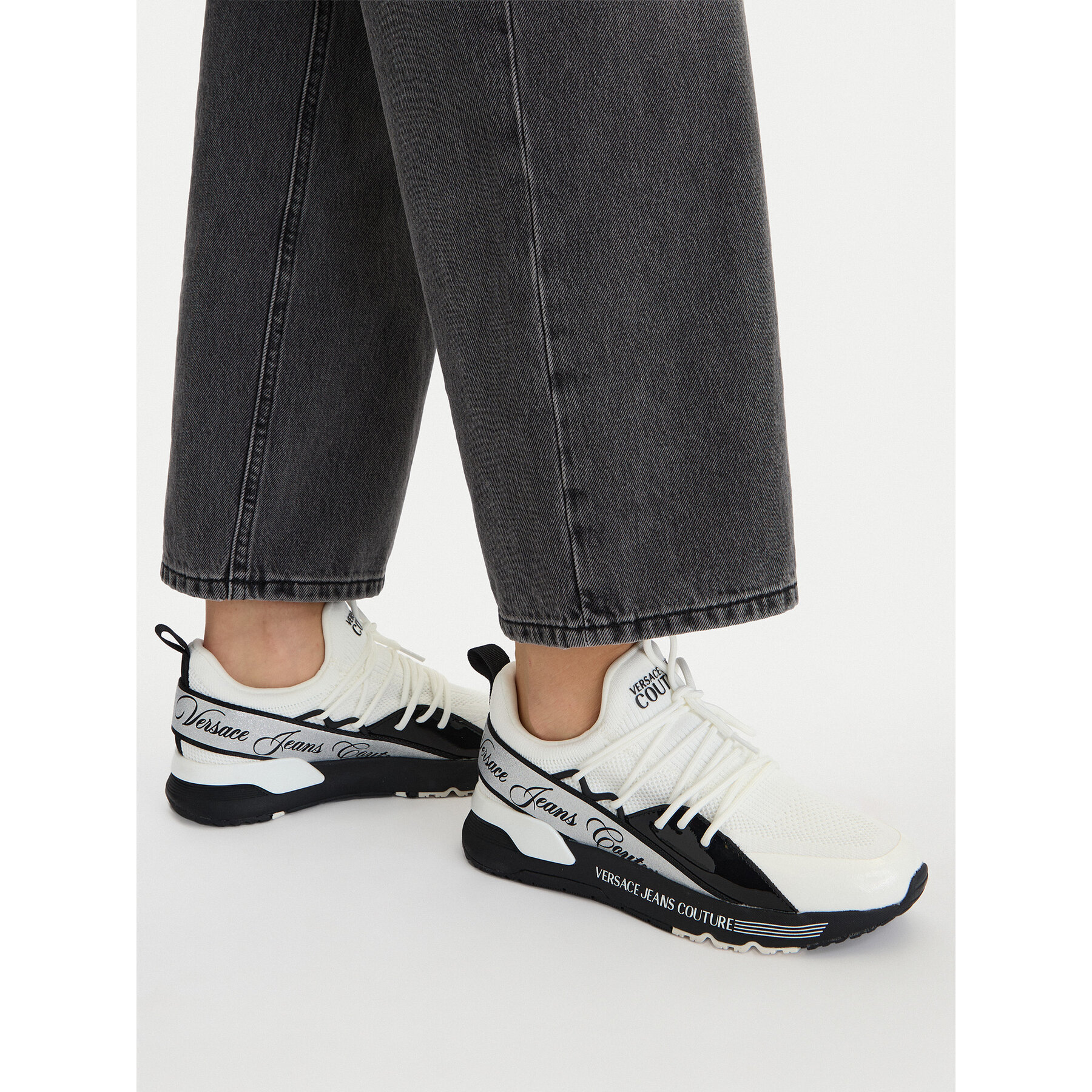 Sneakersy Versace Jeans Couture 80VA3SA8 Biela