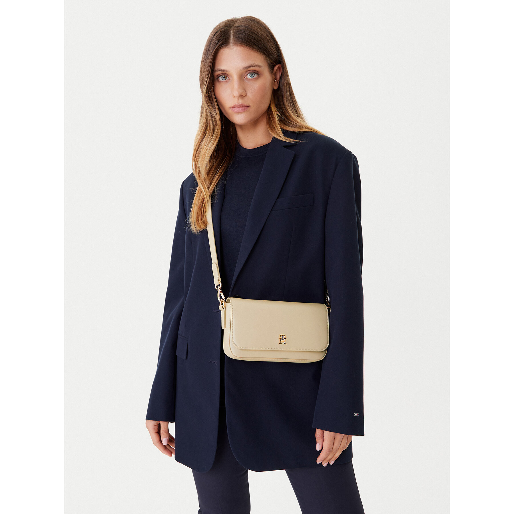 Geantă Tommy Hilfiger Th Icon Conv AW0AW17677 Bej