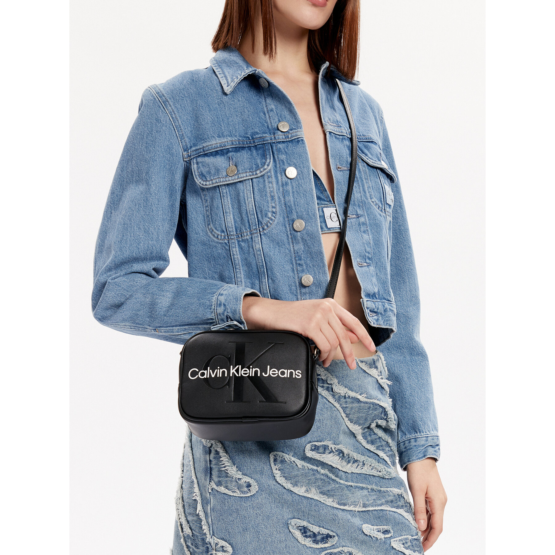 Kabelka Calvin Klein Jeans Sculpted Camera Bag18 Mono K60K610275 Čierna