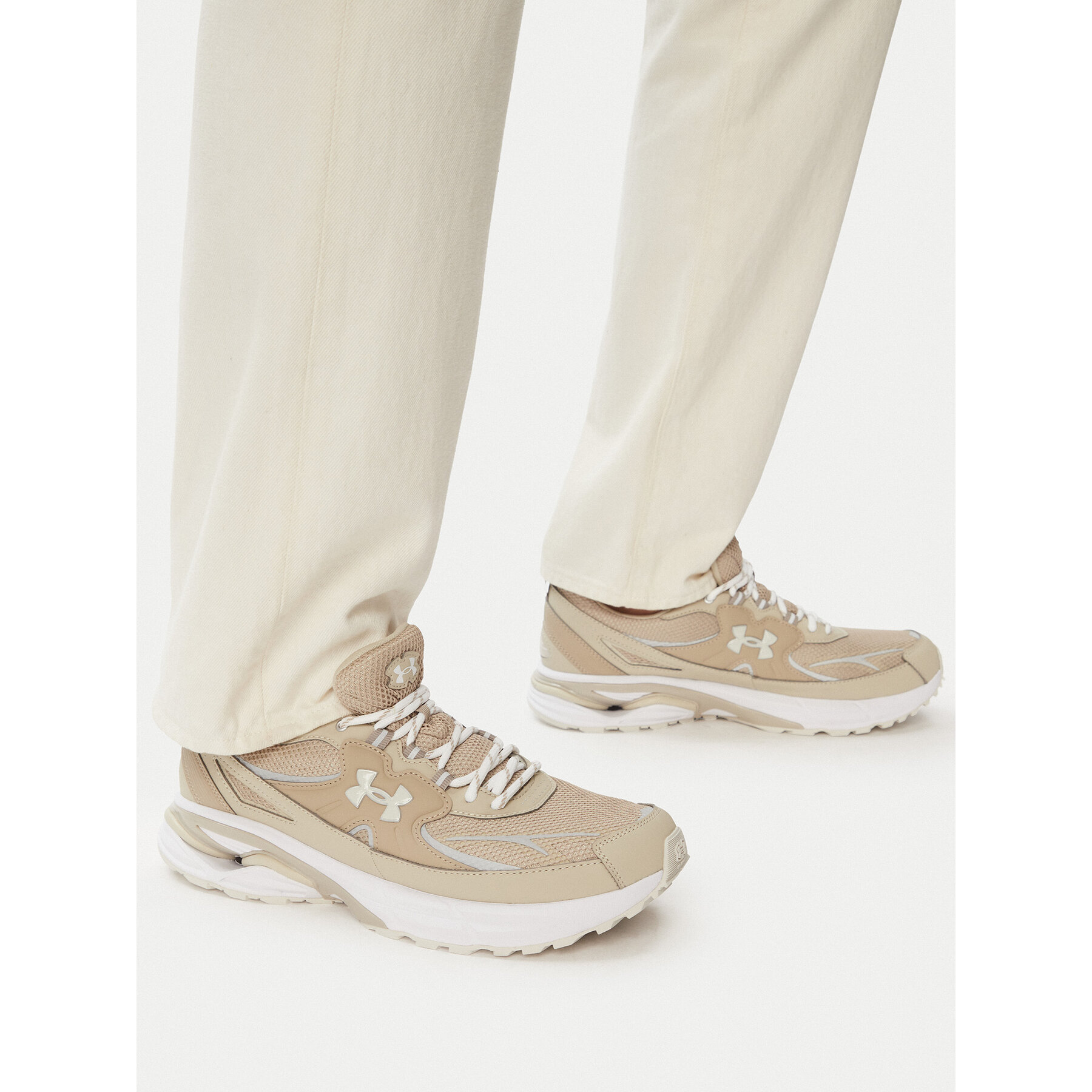 Sneakers Under Armour UA Apparition Tech 6005280 Bej