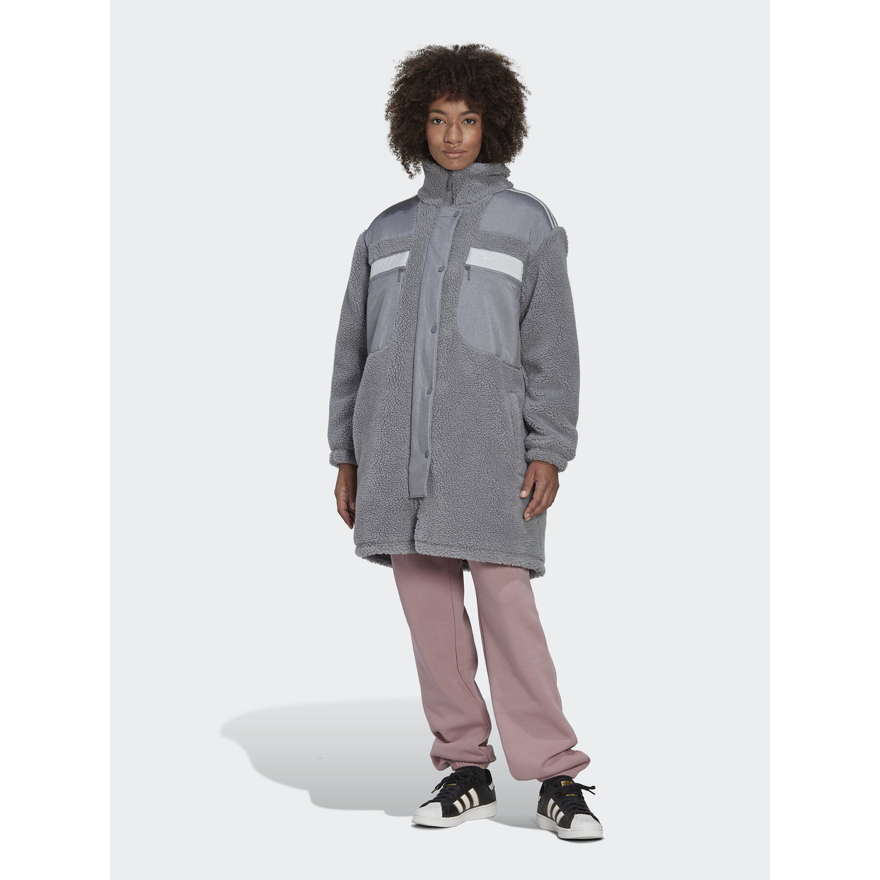 adidas Winterjacke Sherpa HK5256 Grau Relaxed Fit