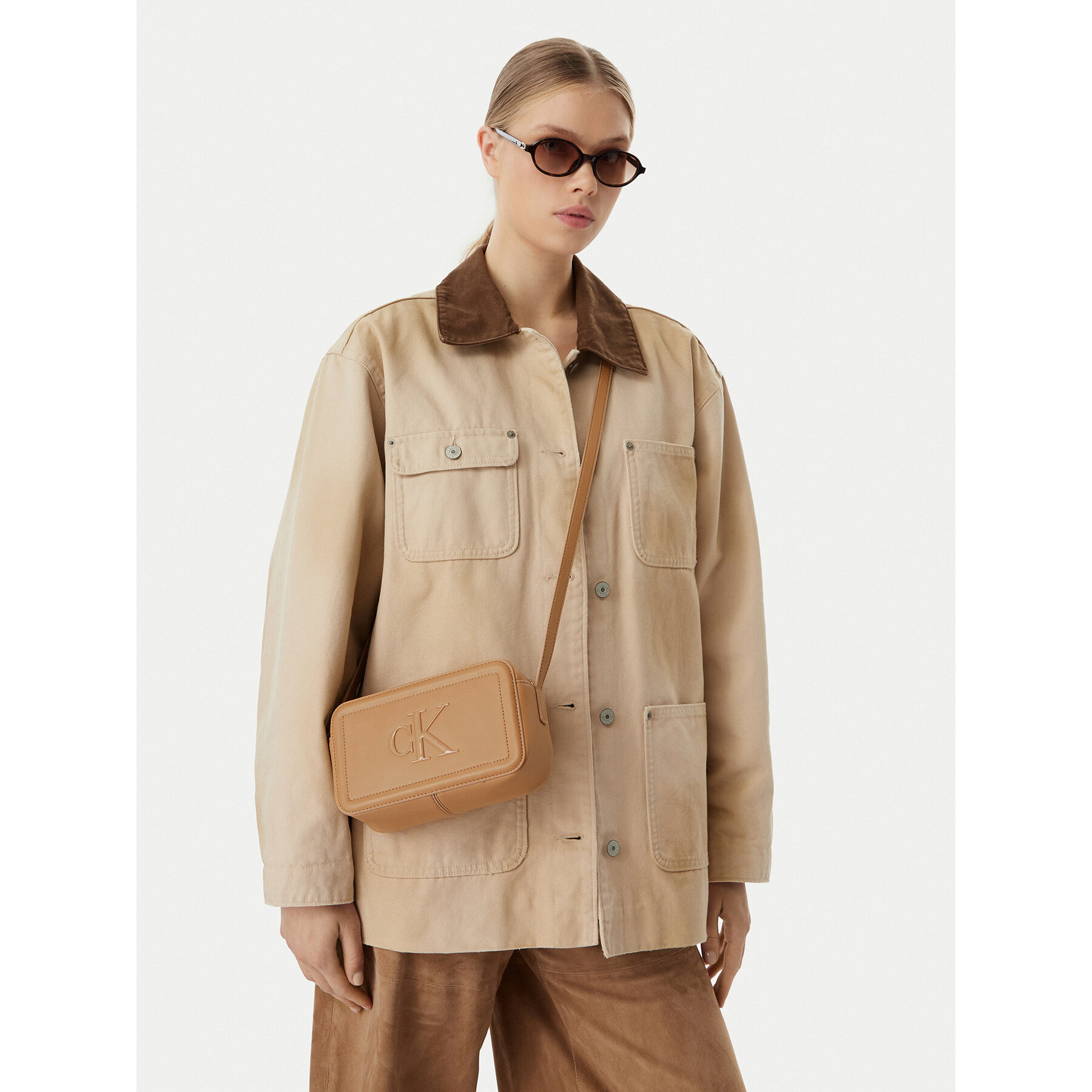 Ročna torba Calvin Klein Bold Ck Camera Bag  LV04F3220G Bež