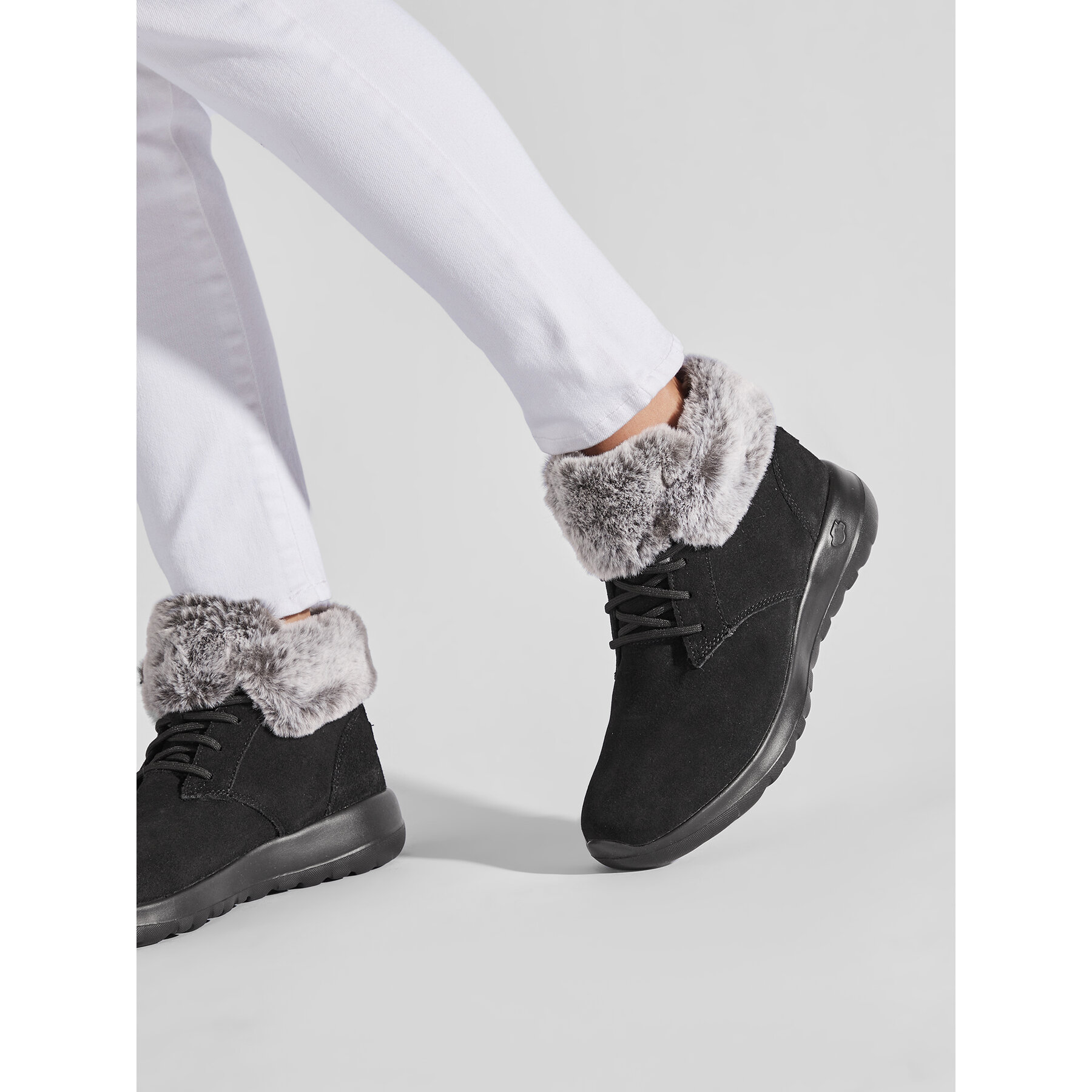Gležnjarji Skechers On The Go Joy 144042/BKGY Črna