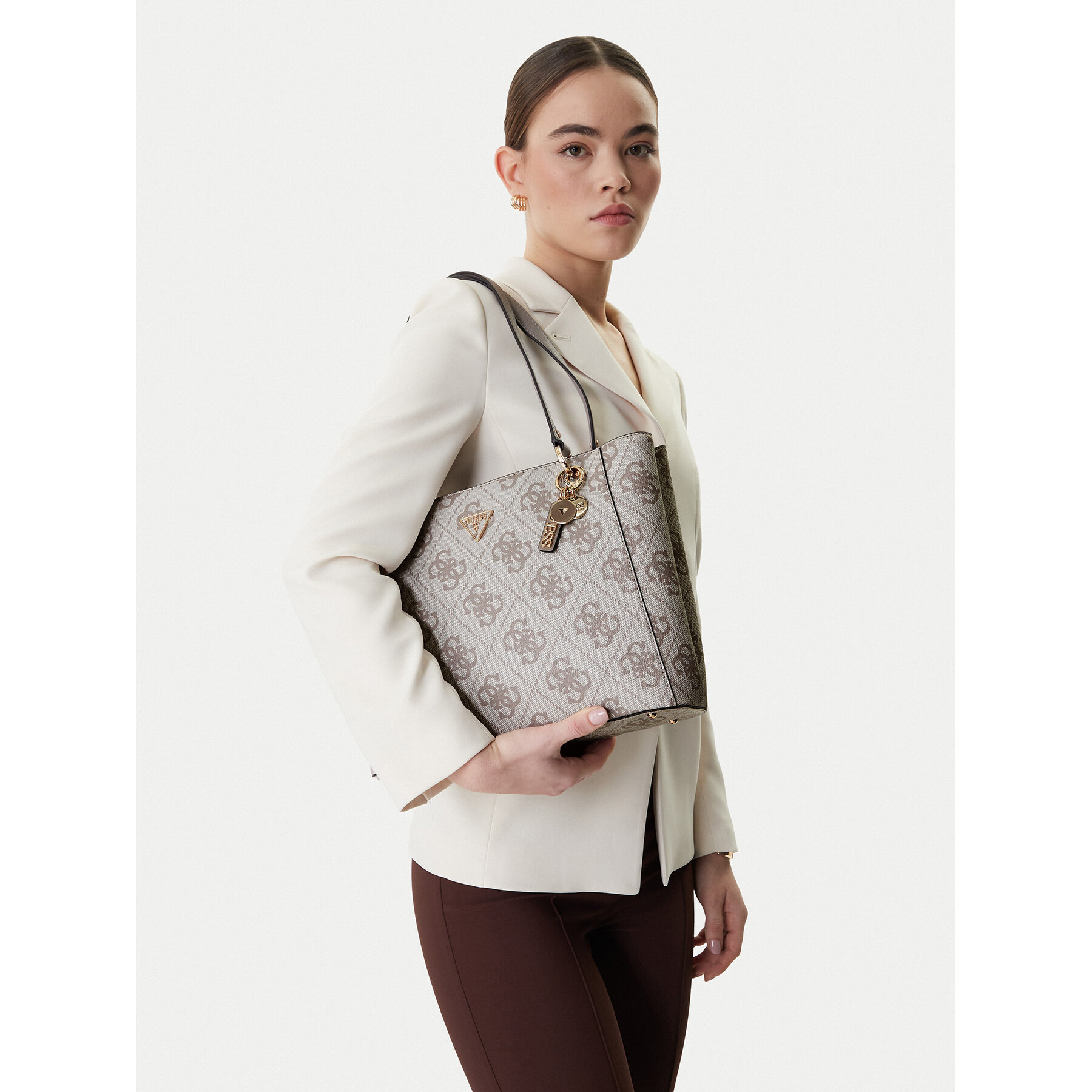 Дамска чанта Guess Noelle II HWSO96 72250 Бежов