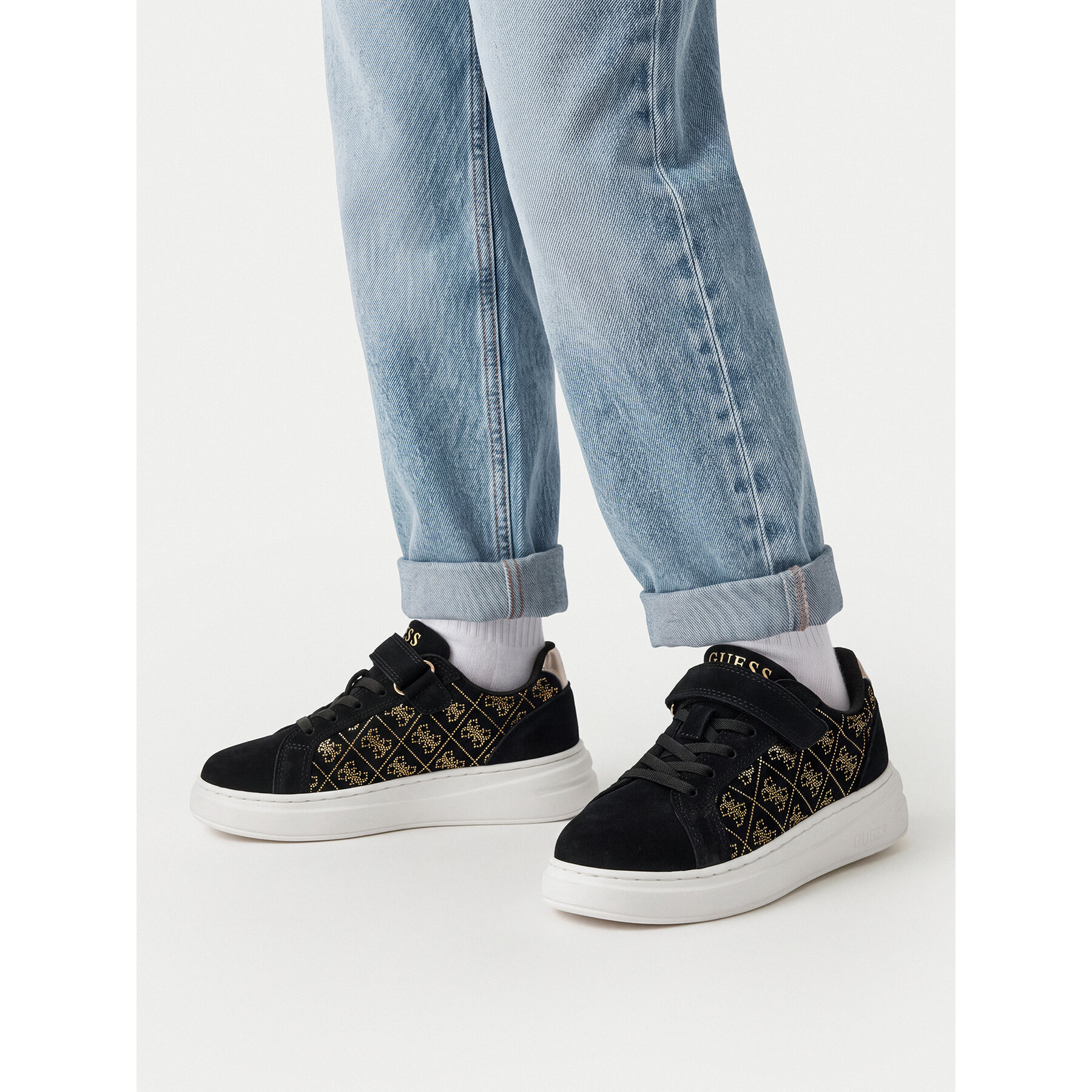 Sneakersy Guess EO-V9-27012 Čierna