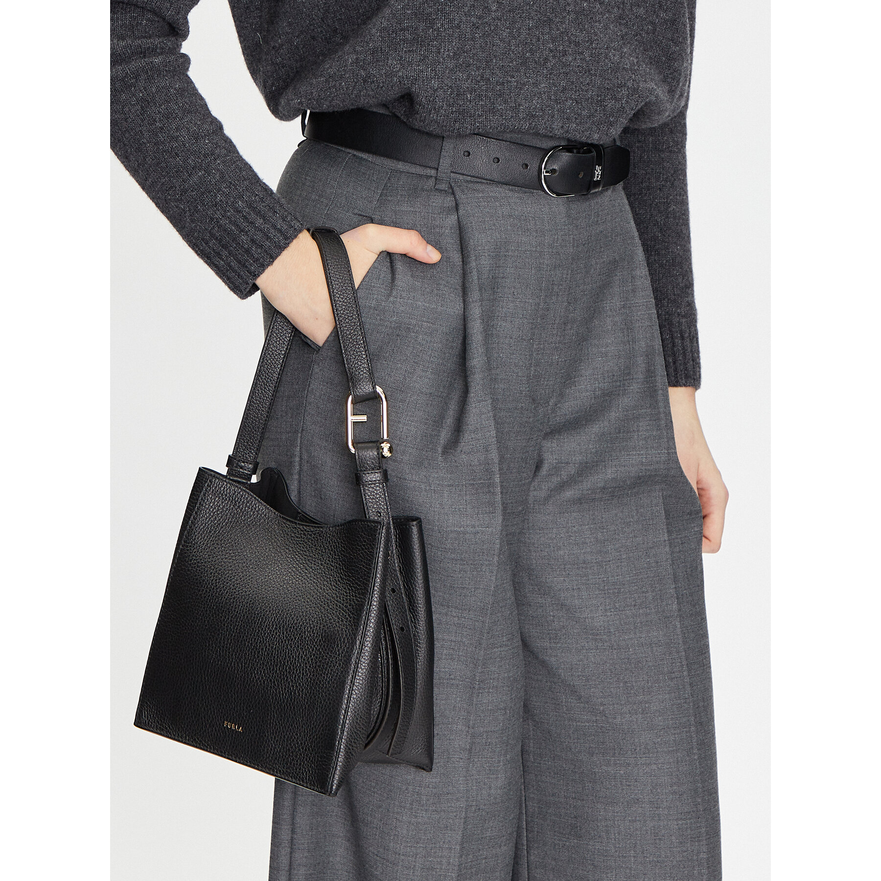 Geantă Furla Nuvola Bucket Bag Mini WB01373-HSF000-O6000 Negru