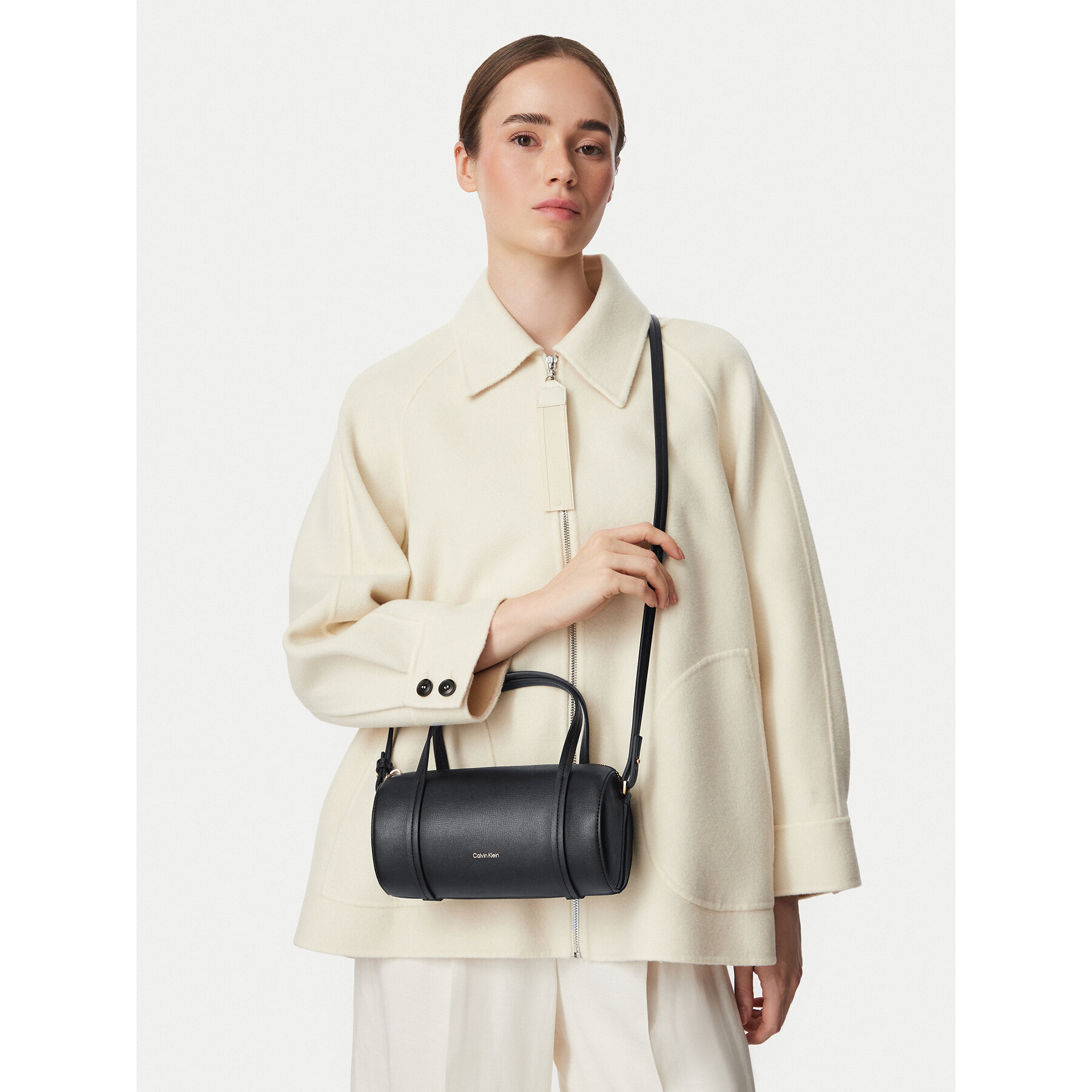Дамска чанта Calvin Klein Foil Logo Small Duffle Bag LV04F3663G Черен