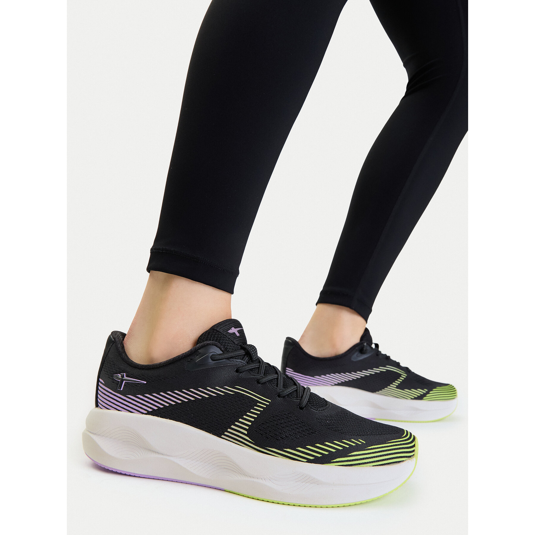 Sneakersy Tamaris 1-23781-45 Čierna