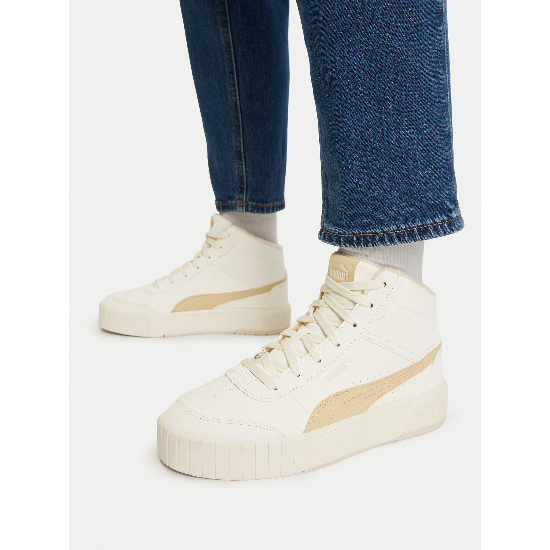 Sportcipők Puma Carina Mia Mid WTR 403584 Fehér