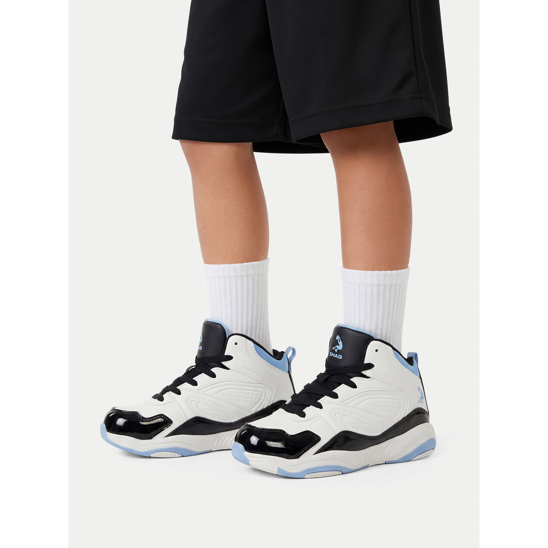 Basketbalové topánky SHAQ C-SHAQNOTIZE AQ95000B-WBL Biela