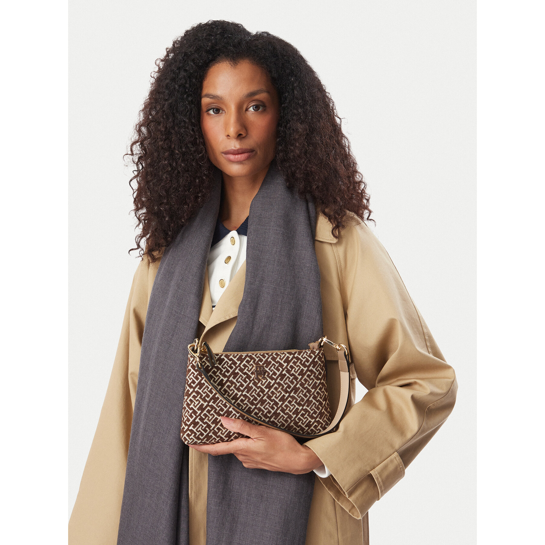 Kabelka Tommy Hilfiger Th Jacquard Mini Shoulder Bag AW0AW19006 Hnedá