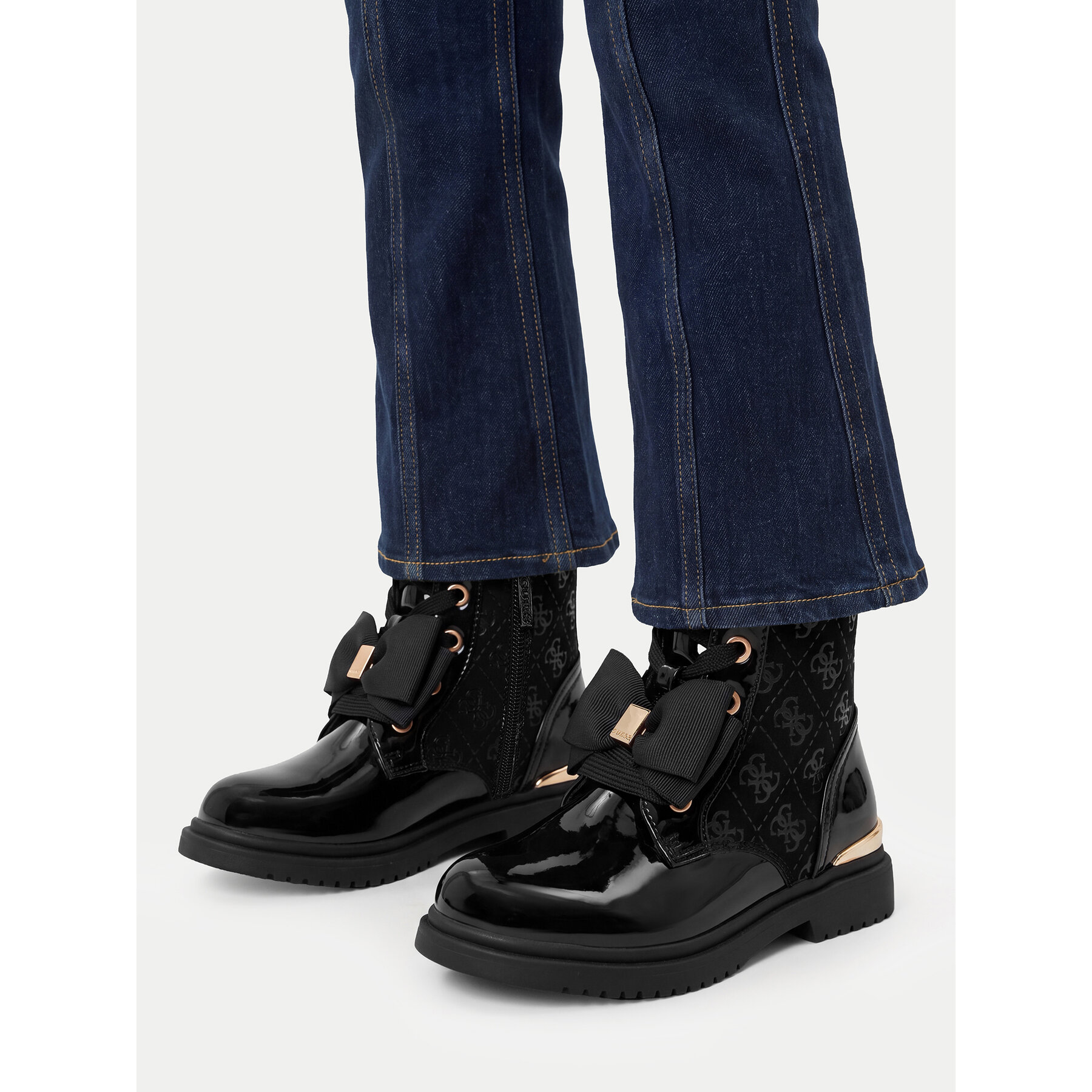 Gležnjače Guess CEO-CS6755-02 Crna