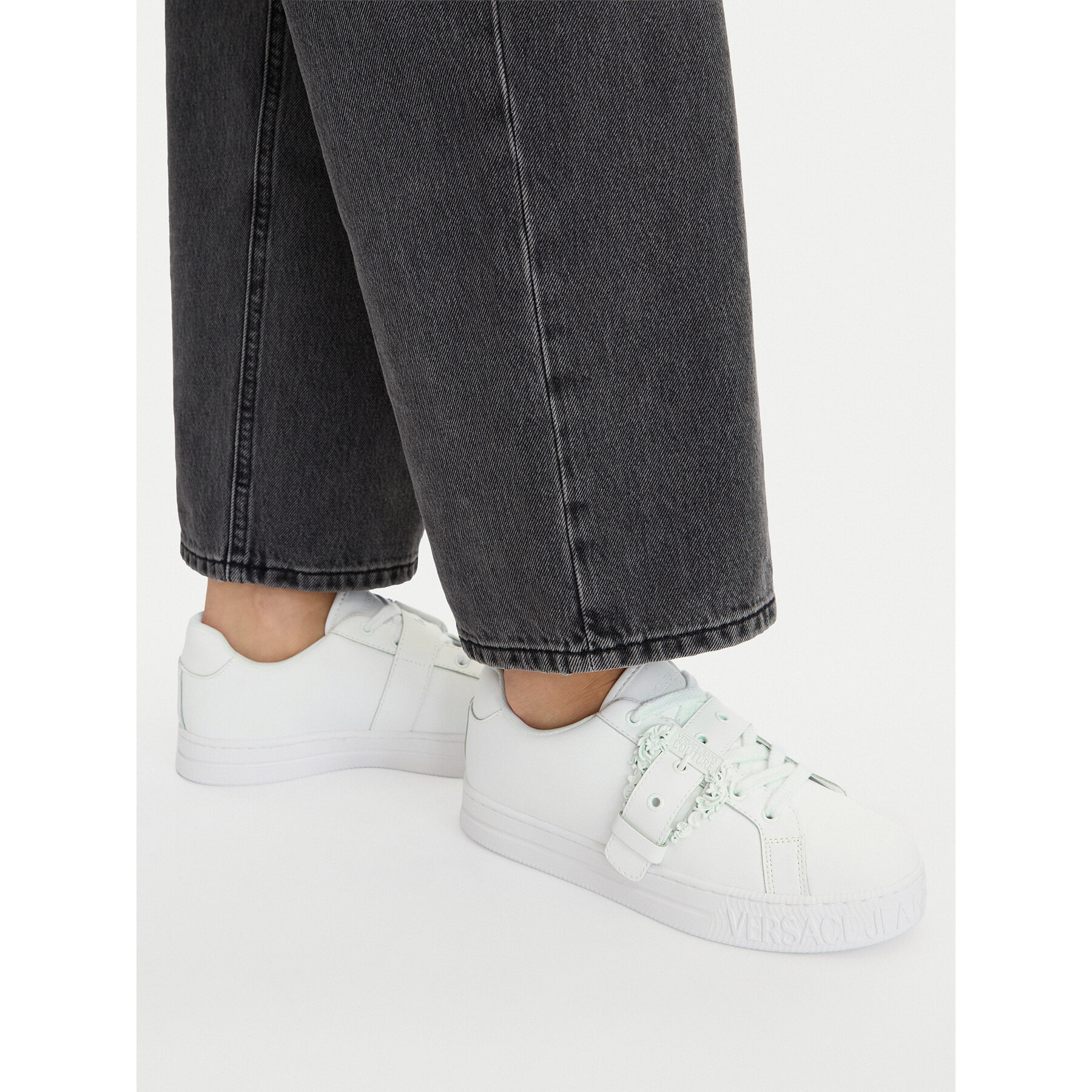 Sneakersy Versace Jeans Couture 80VA3SK9 ZPB75 3 Biela