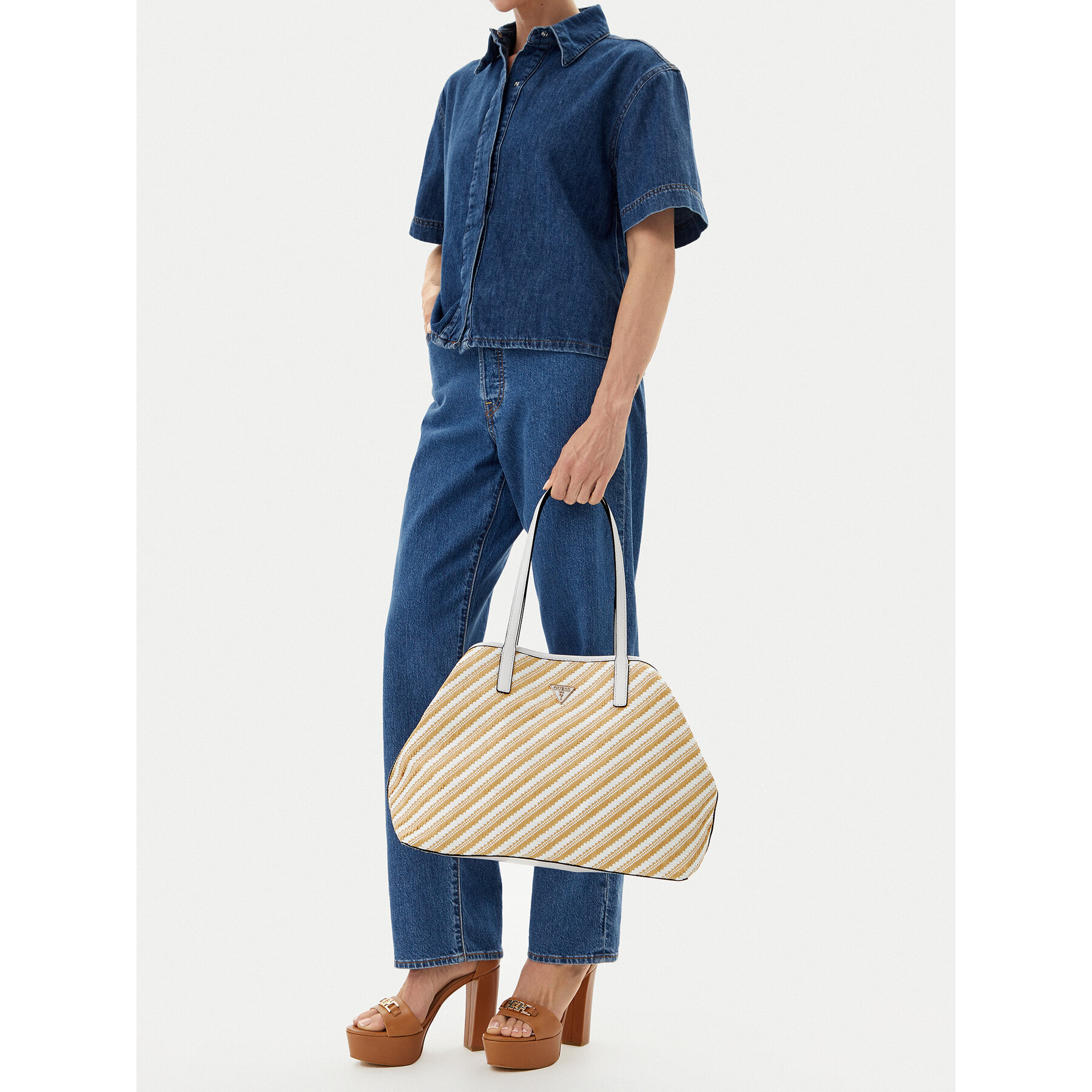 Τσάντα Guess HWWS93 18290 Μπεζ