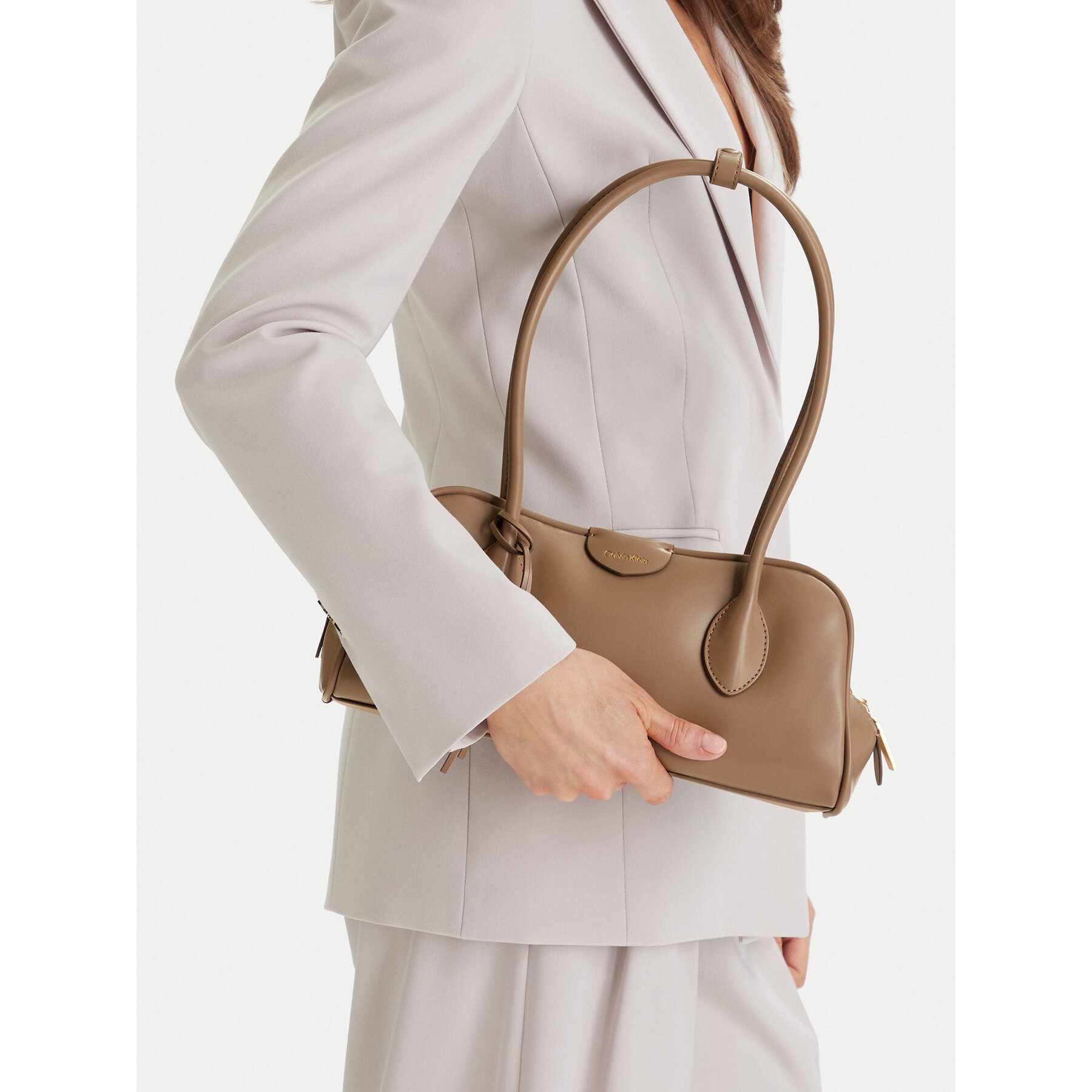 Ročna torba Calvin Klein Emblem Trio Shoulder Bag LV04F3369G Bež