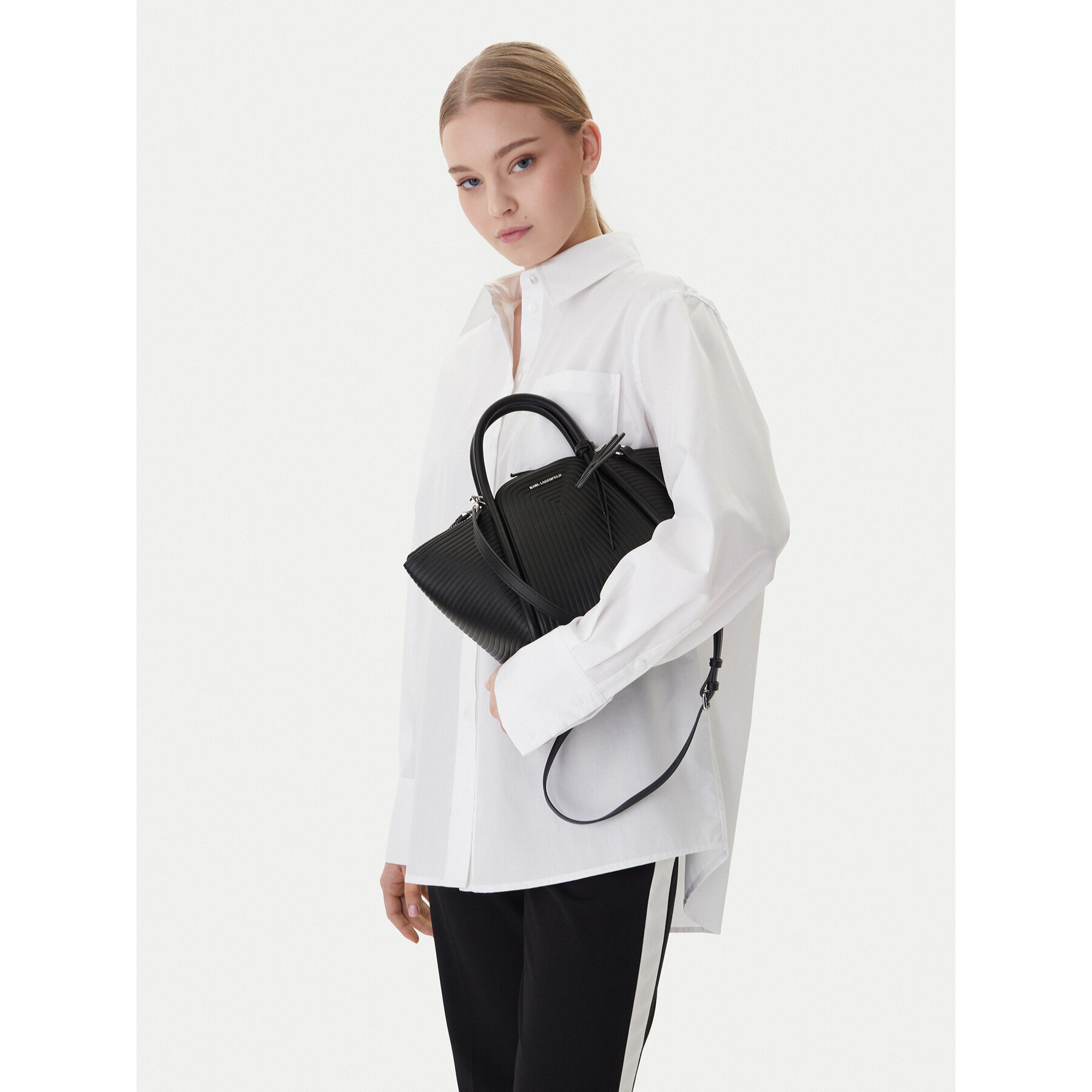 Дамска чанта KARL LAGERFELD B1W30044 Черен