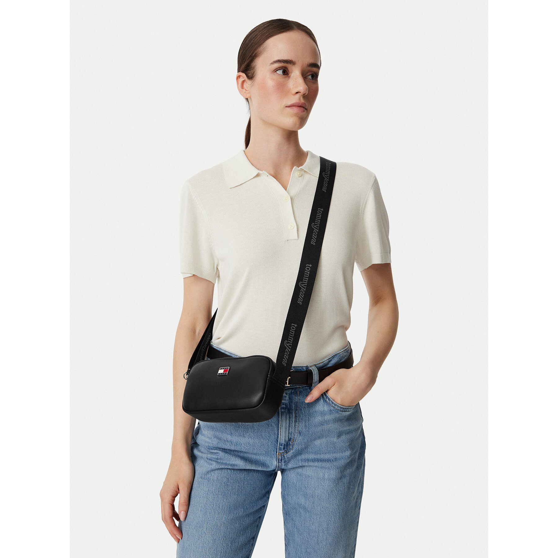 Дамска чанта Tommy Jeans Tjw Daily Elevated Crossover AW0AW19042 Черен