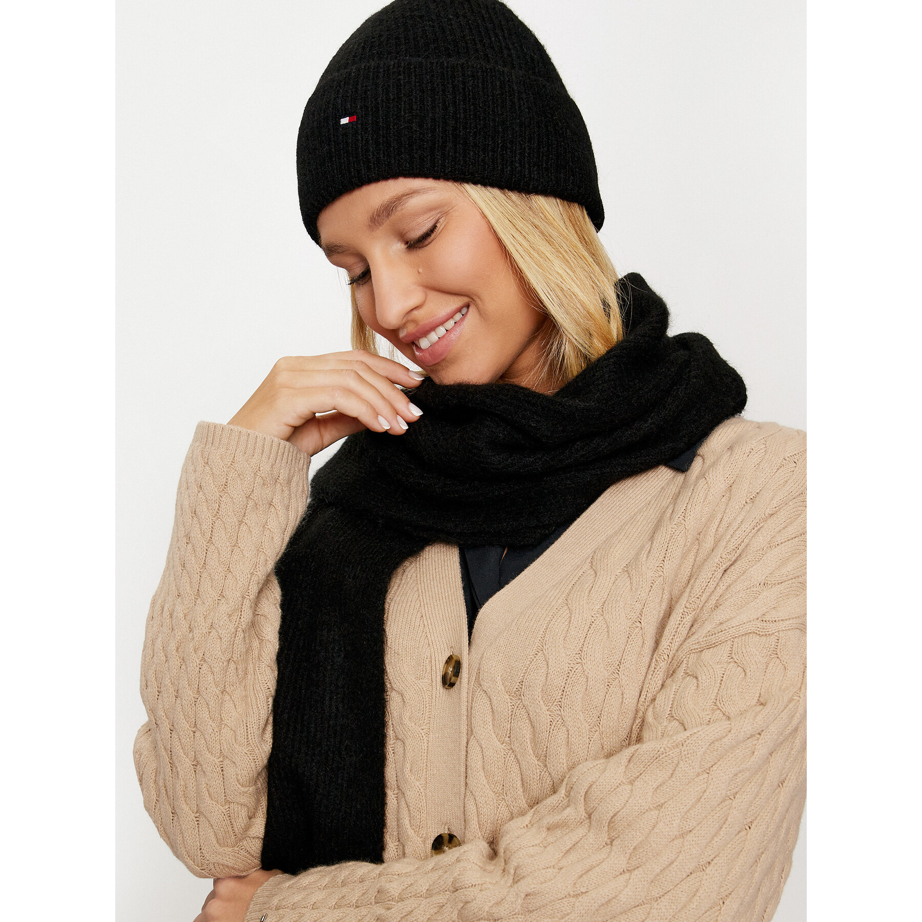 Gorro y bufanda Tommy Hilfiger AW0AW17124 Negro
