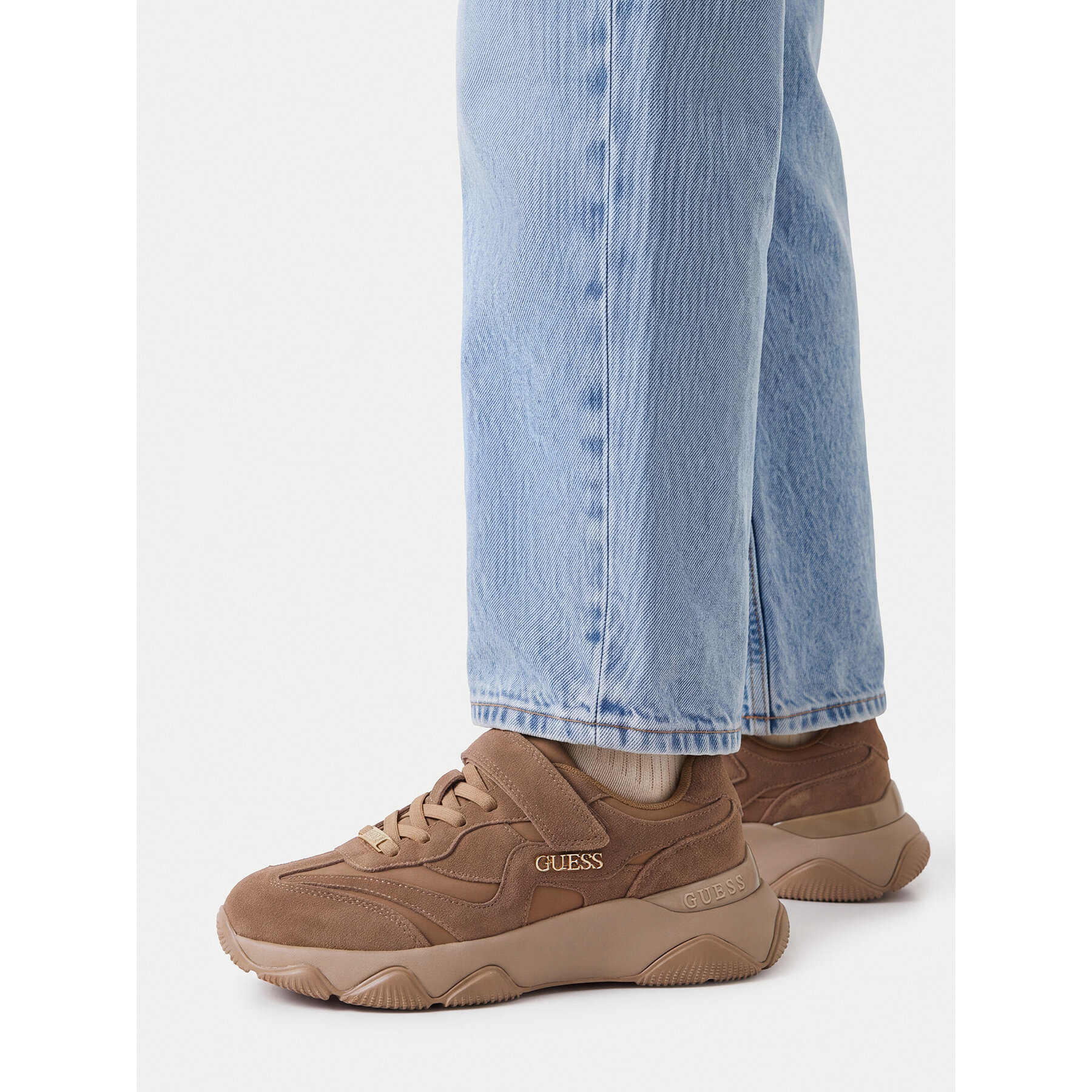Sneakersy Guess EO-CP40GG24W2026 Tmavo béžová