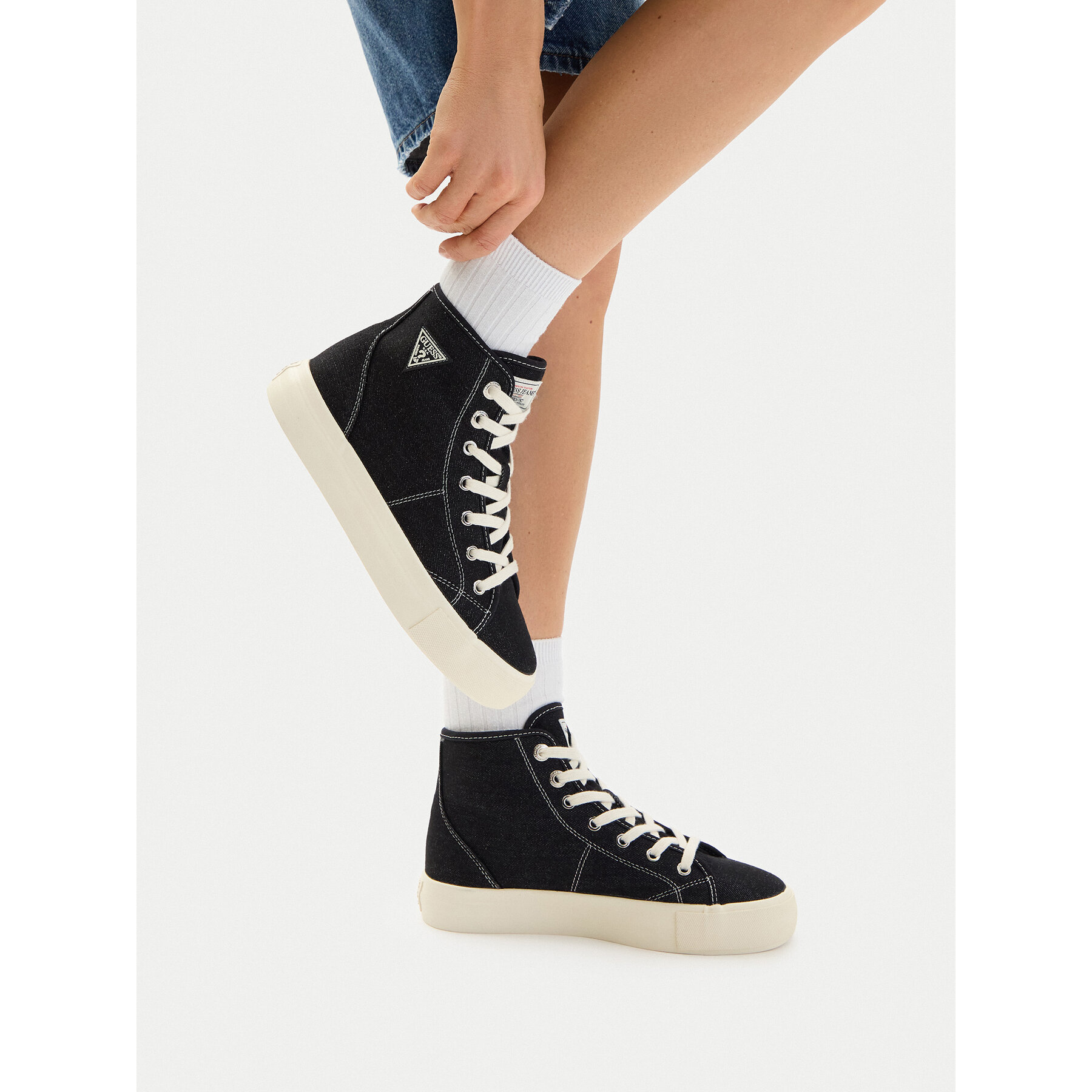 Tenisice Guess Jeans CWBEO-GJ202505163 Crna