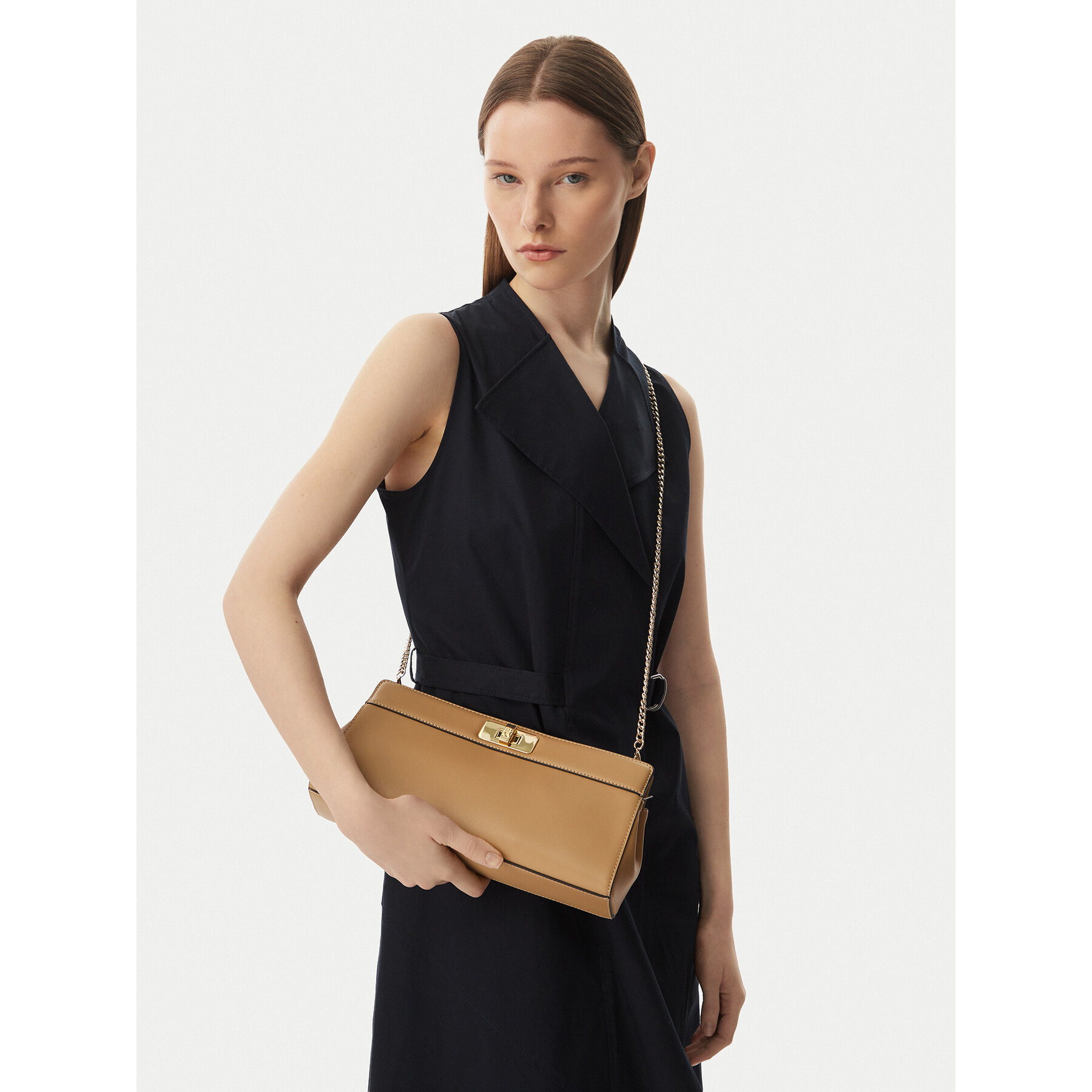 Ročna torba Tommy Hilfiger Th Modern Clutch AW0AW18727 Svetlo rjava