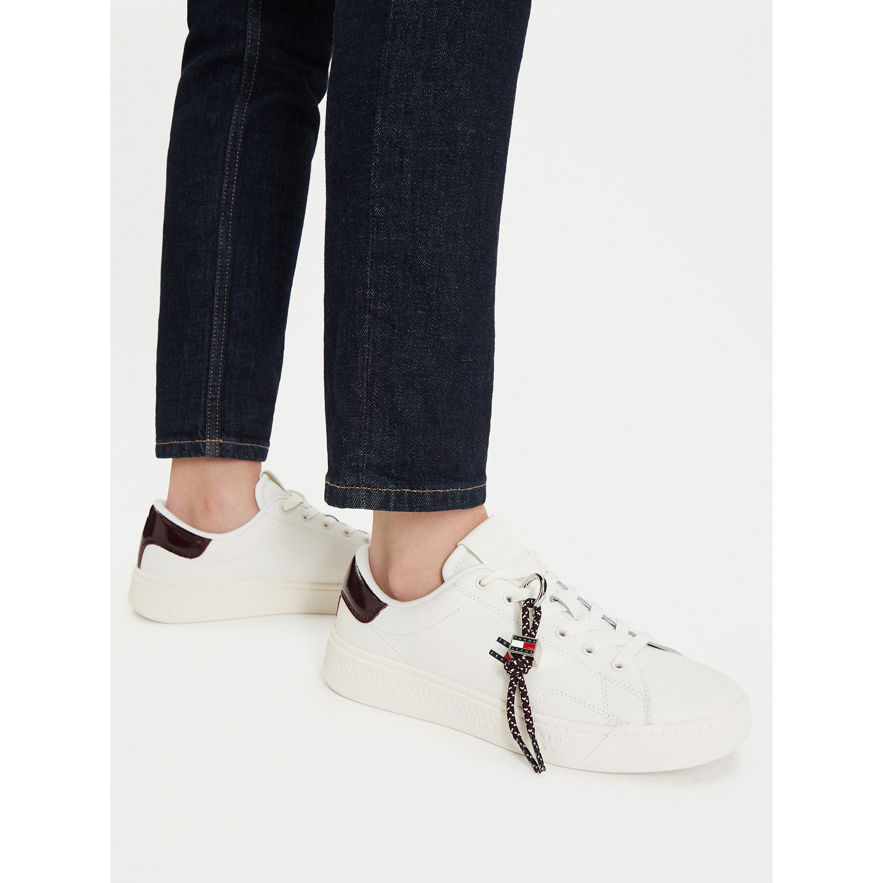 Superge Tommy Jeans Tjw Logo Sneaker EN0EN03129 Bela