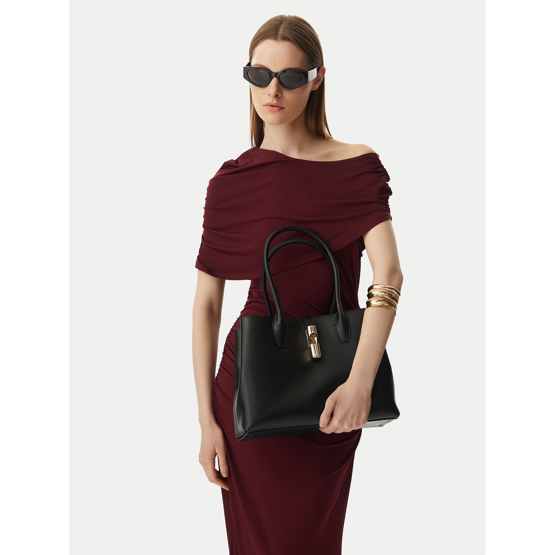 Torbica Furla Goccia M WB01978 ARE000 KH O6000 Crna