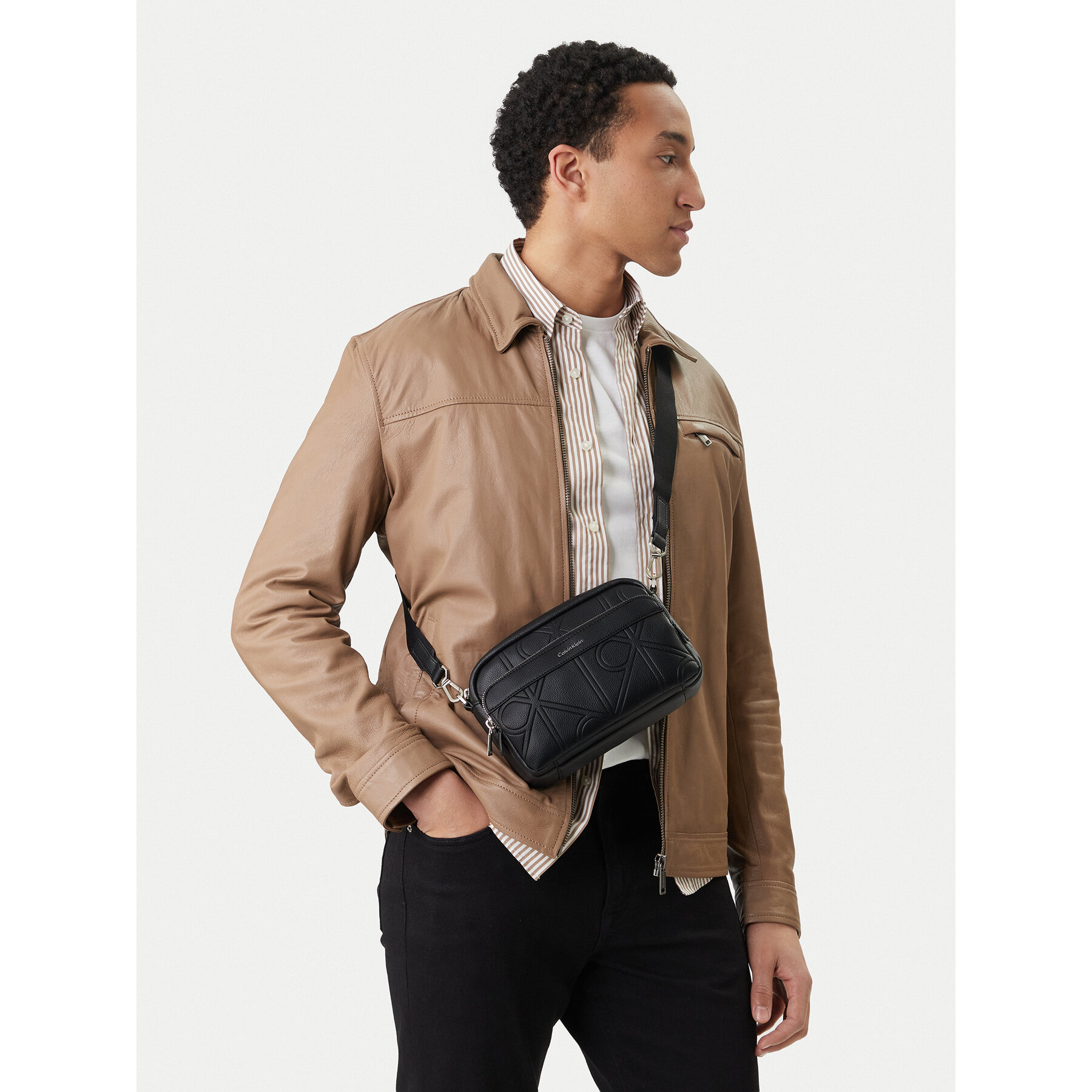 Geantă crossover Calvin Klein Emblem Aop Emboss Camera Bag LV04D3330G Negru