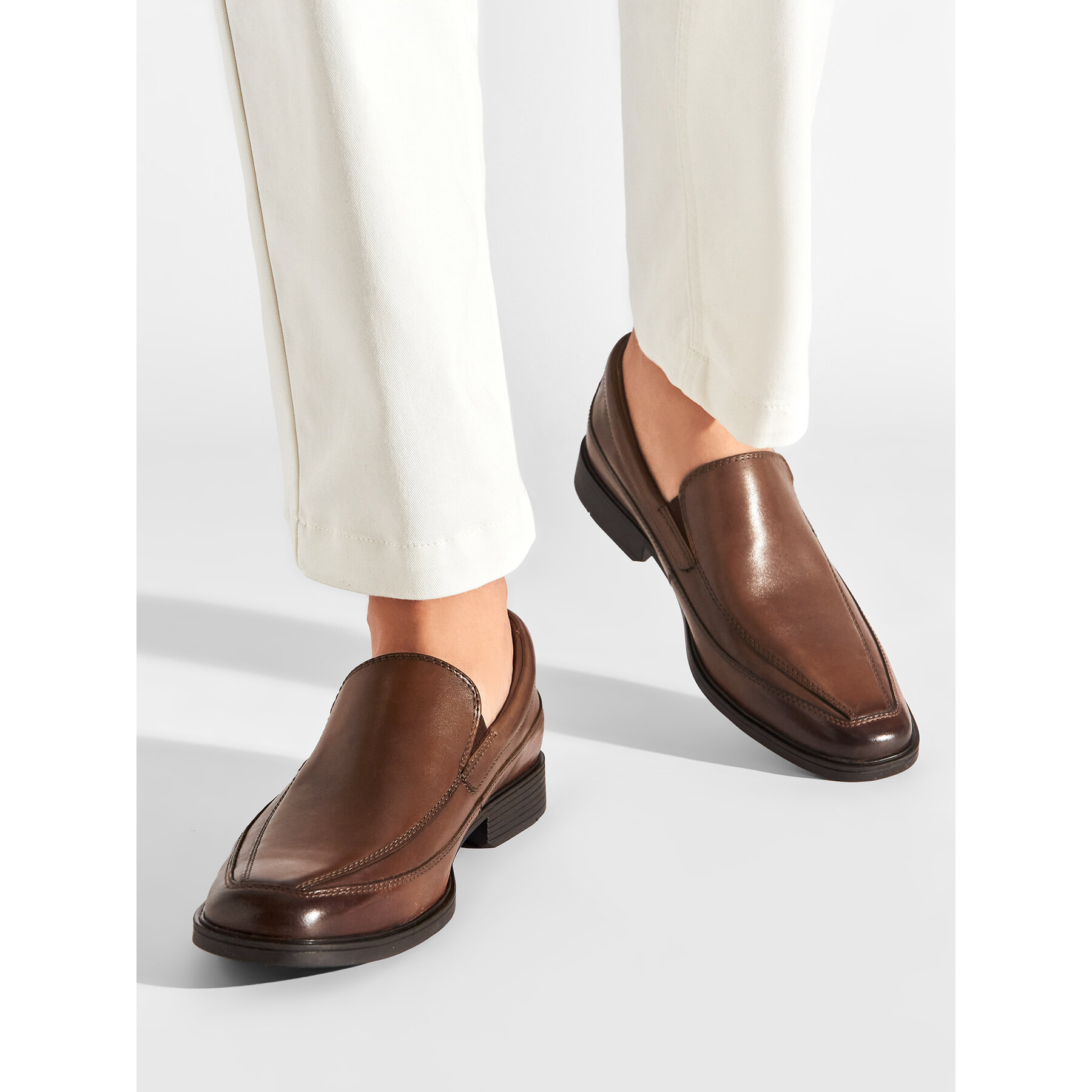 Lordsy Clarks Tilden Free 261300987 Hnedá