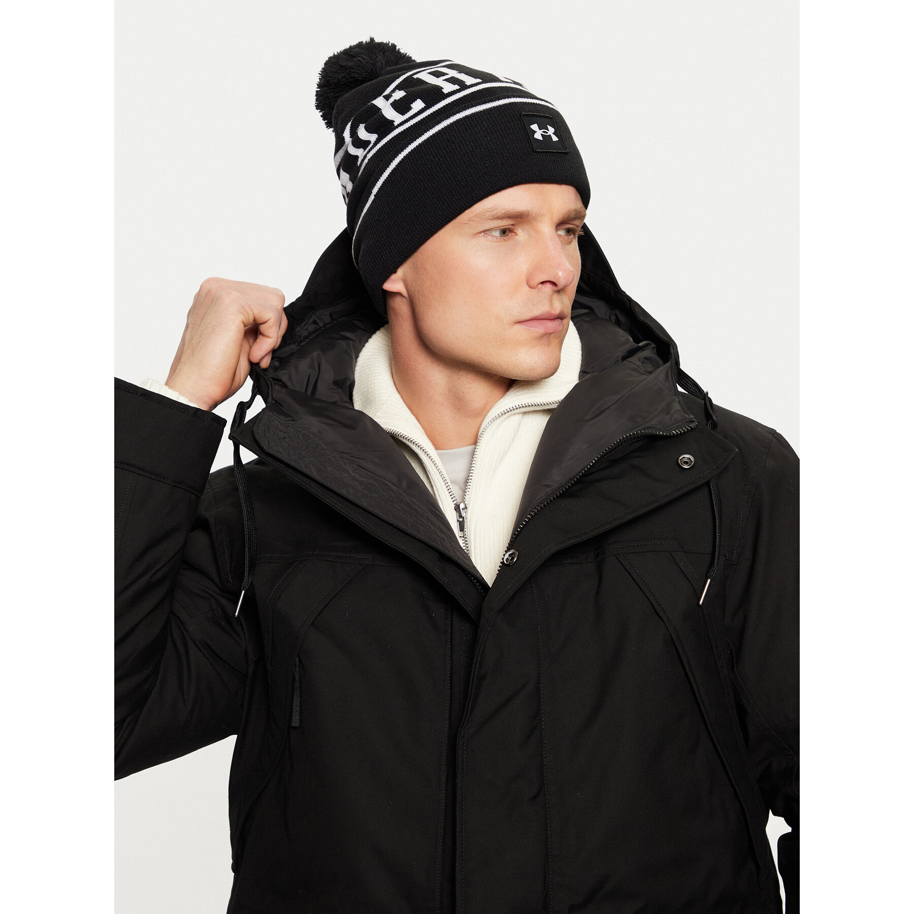 Čiapka Under Armour M Halftime Pom Beanie 1386634-001 Čierna