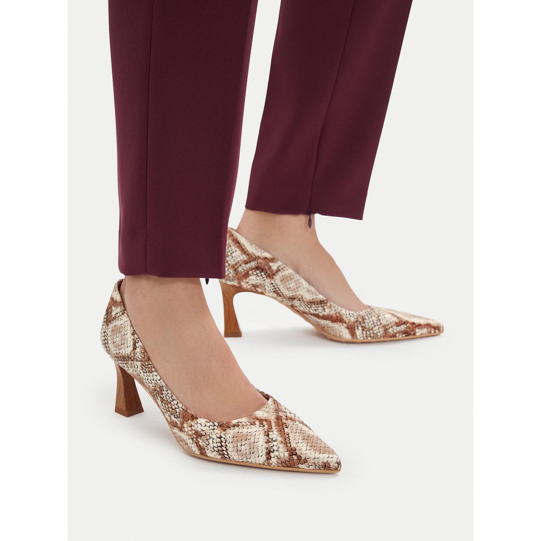 Pantofi pumps Hispanitas HV264677 C003 Maro