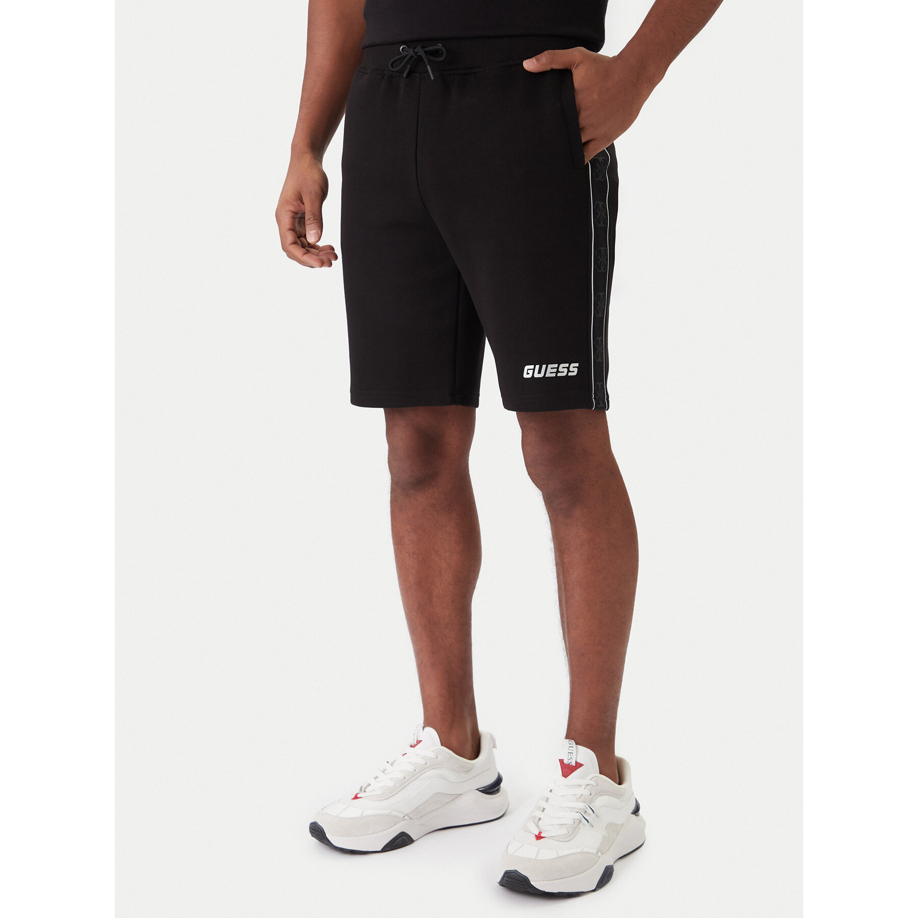 Guess Stoffshorts Mickey Z4RD04 KB3P2 Schwarz Regular Fit
