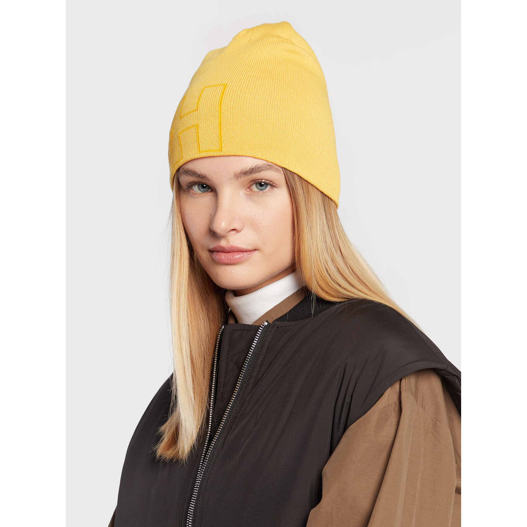 Gorro Helly Hansen Outline 67147 Amarillo