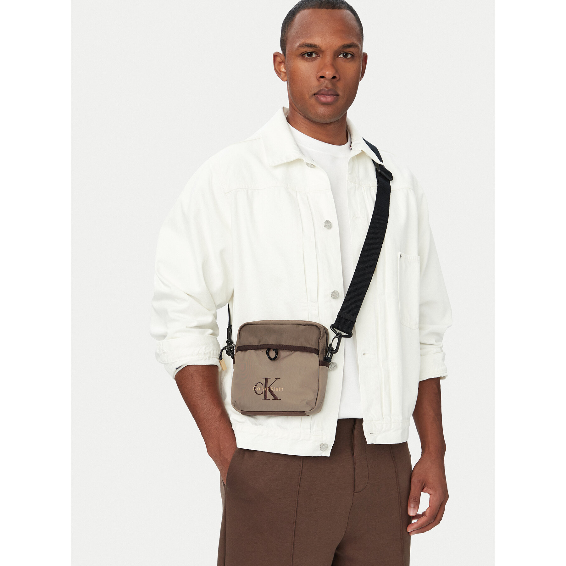 Taška cez rameno Calvin Klein Bold Clrblk Square Crossobdy LV04D3519G Hnedá