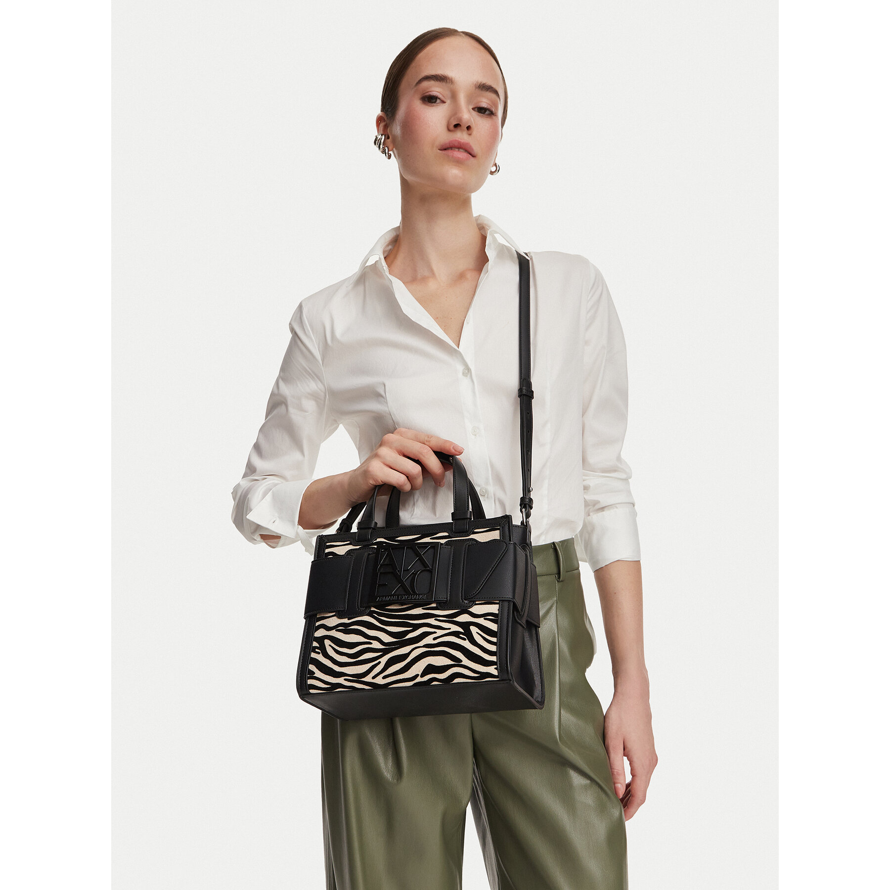 Geantă Armani Exchange XW000392 AF26445 MC149 Negru