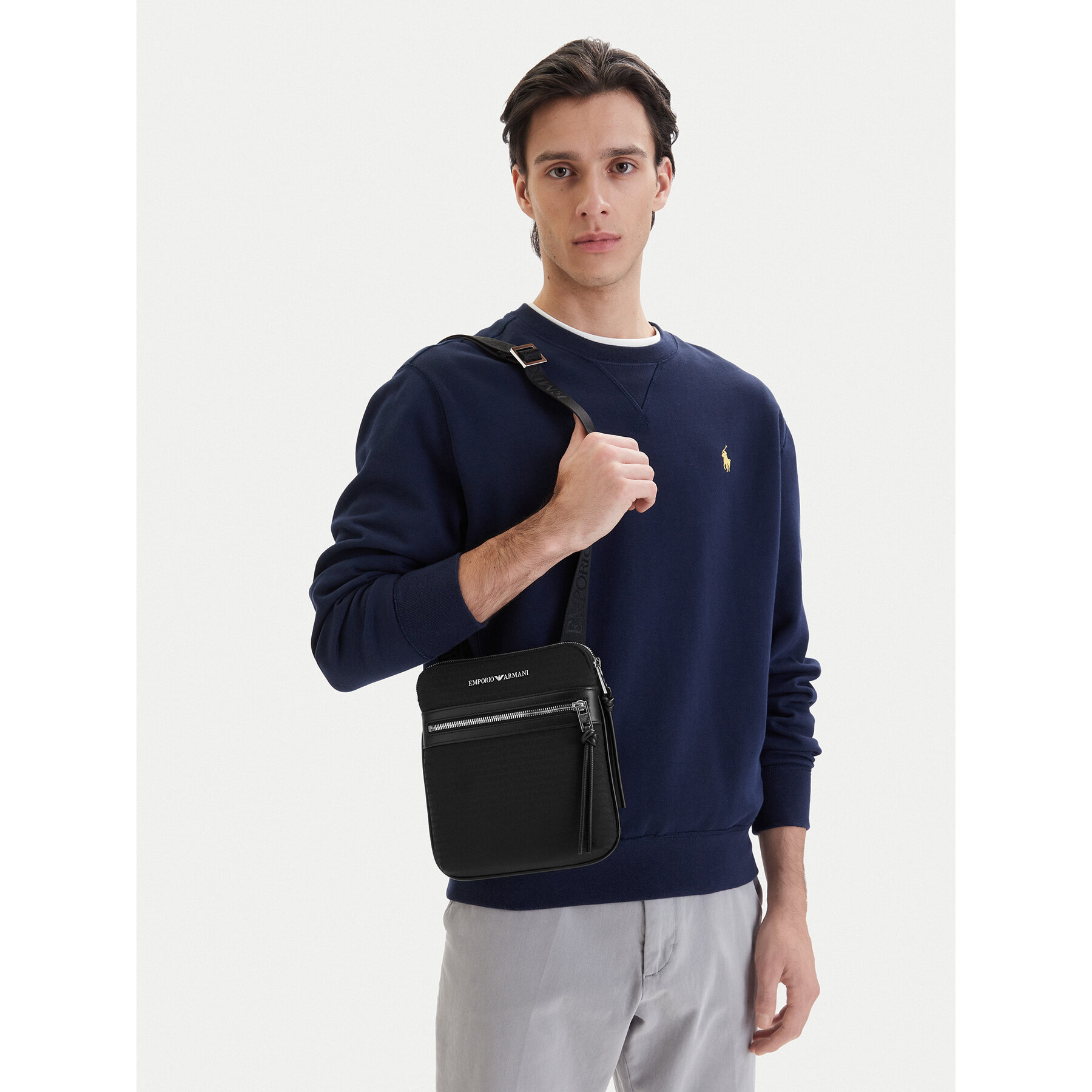 Taška cez rameno Emporio Armani EM005400 AF14637 UC001 Čierna