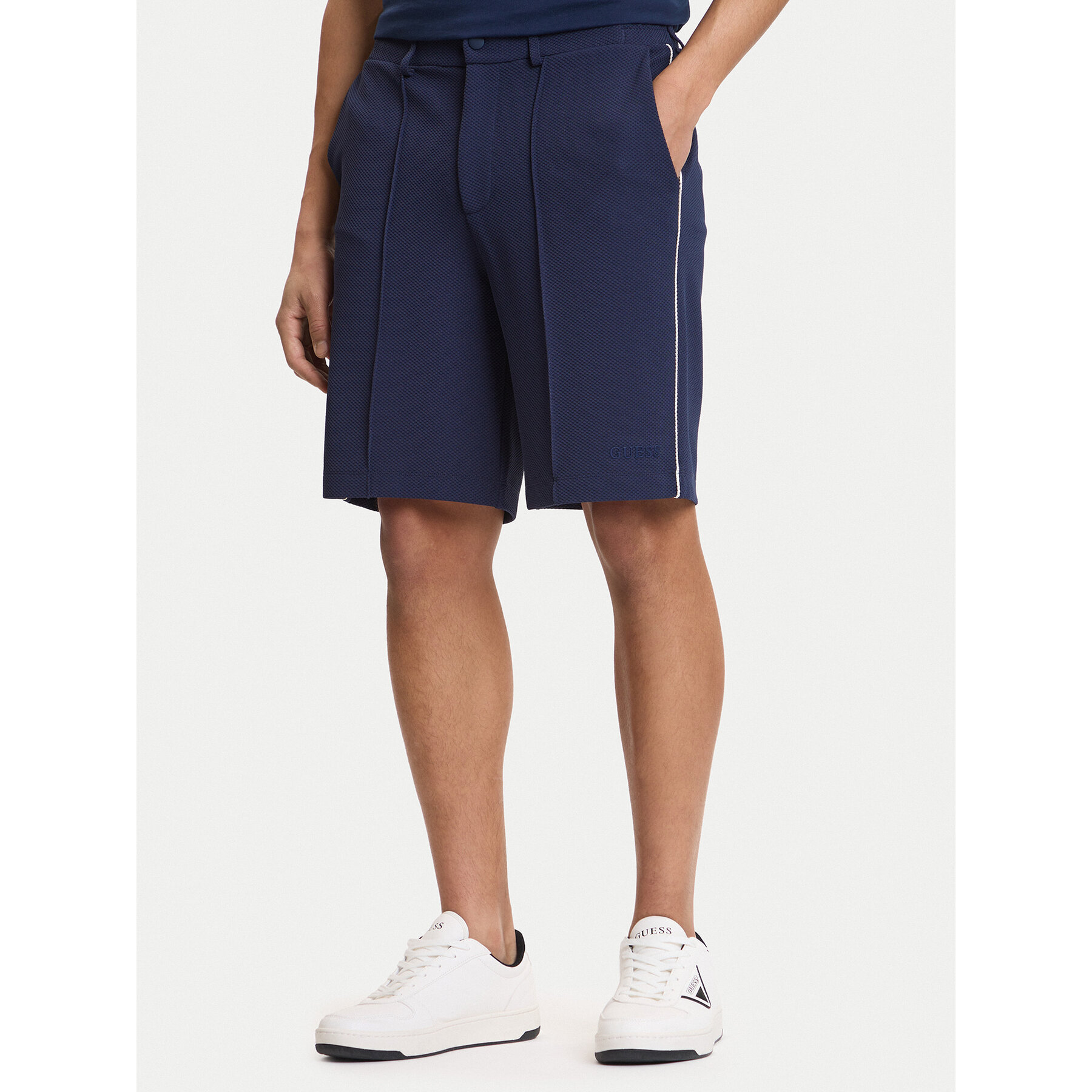Guess Sportshorts Z6GD11 K3210 Dunkelblau Regular Fit