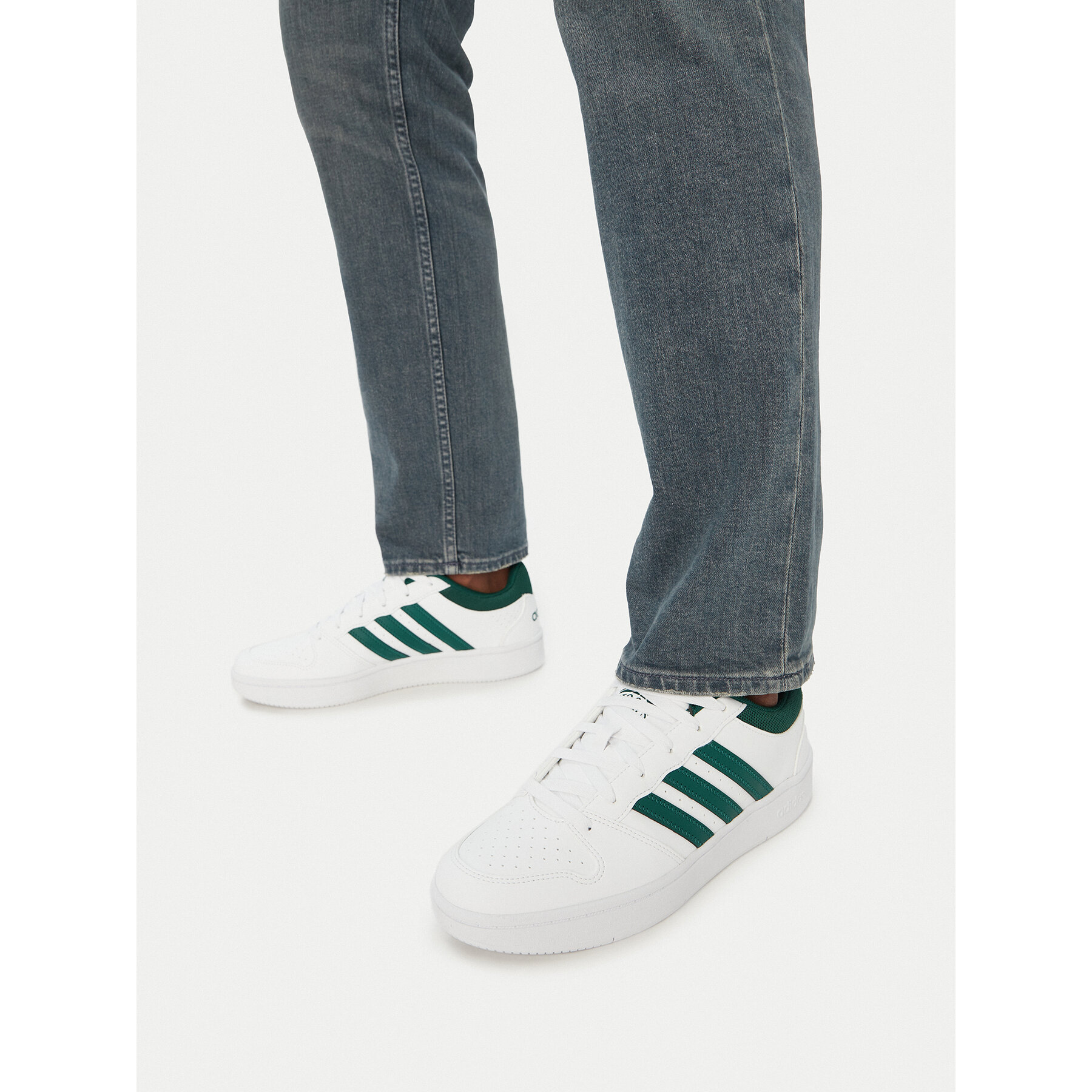 Superge adidas Hoops Classic KI1055 Bela