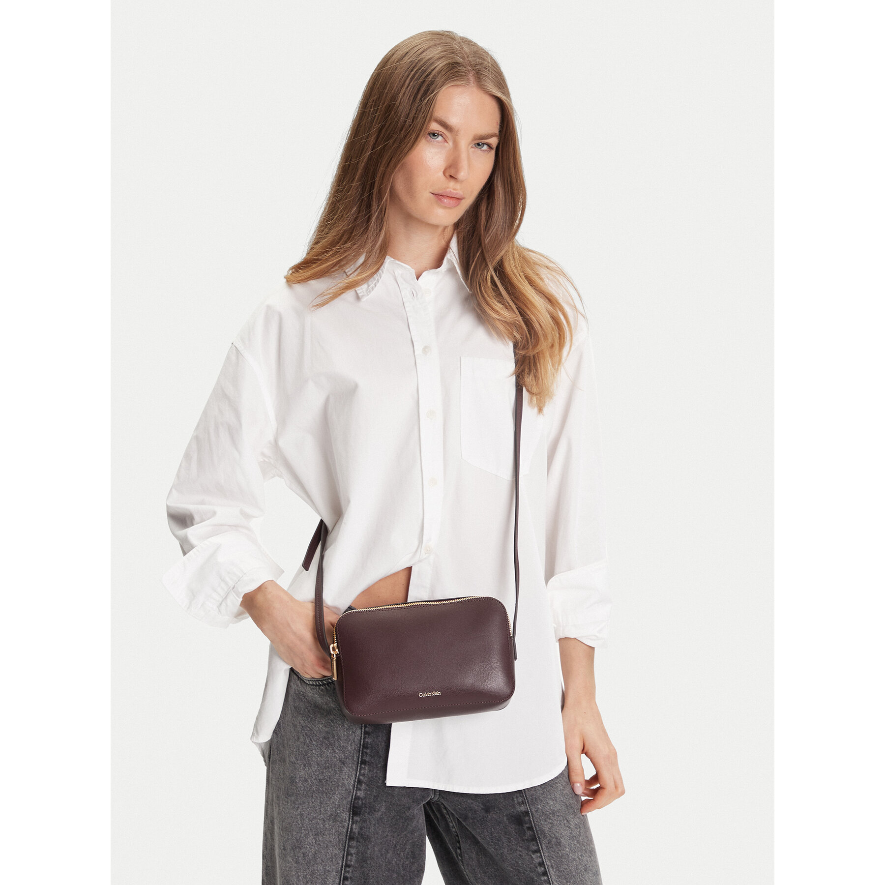 Τσάντα Calvin Klein Foil Logo Elongated Camera Bag LV04F3276G Μπορντό